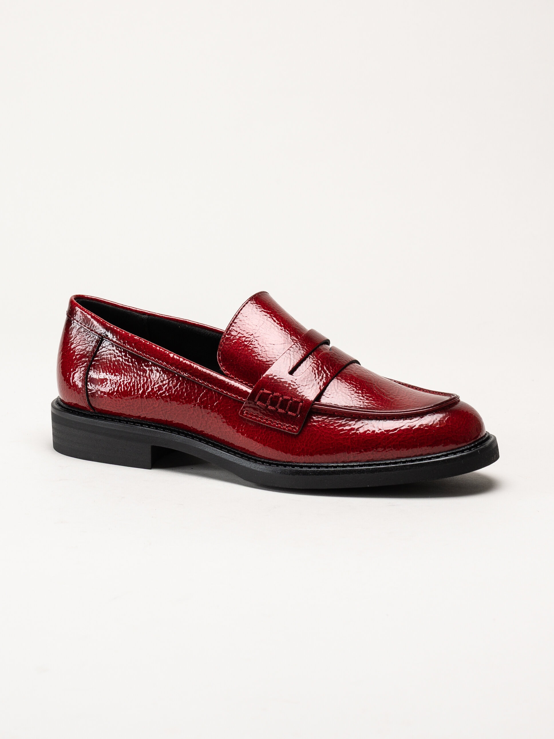 Marco Tozzi - Mörkröda loafers i syntetlack