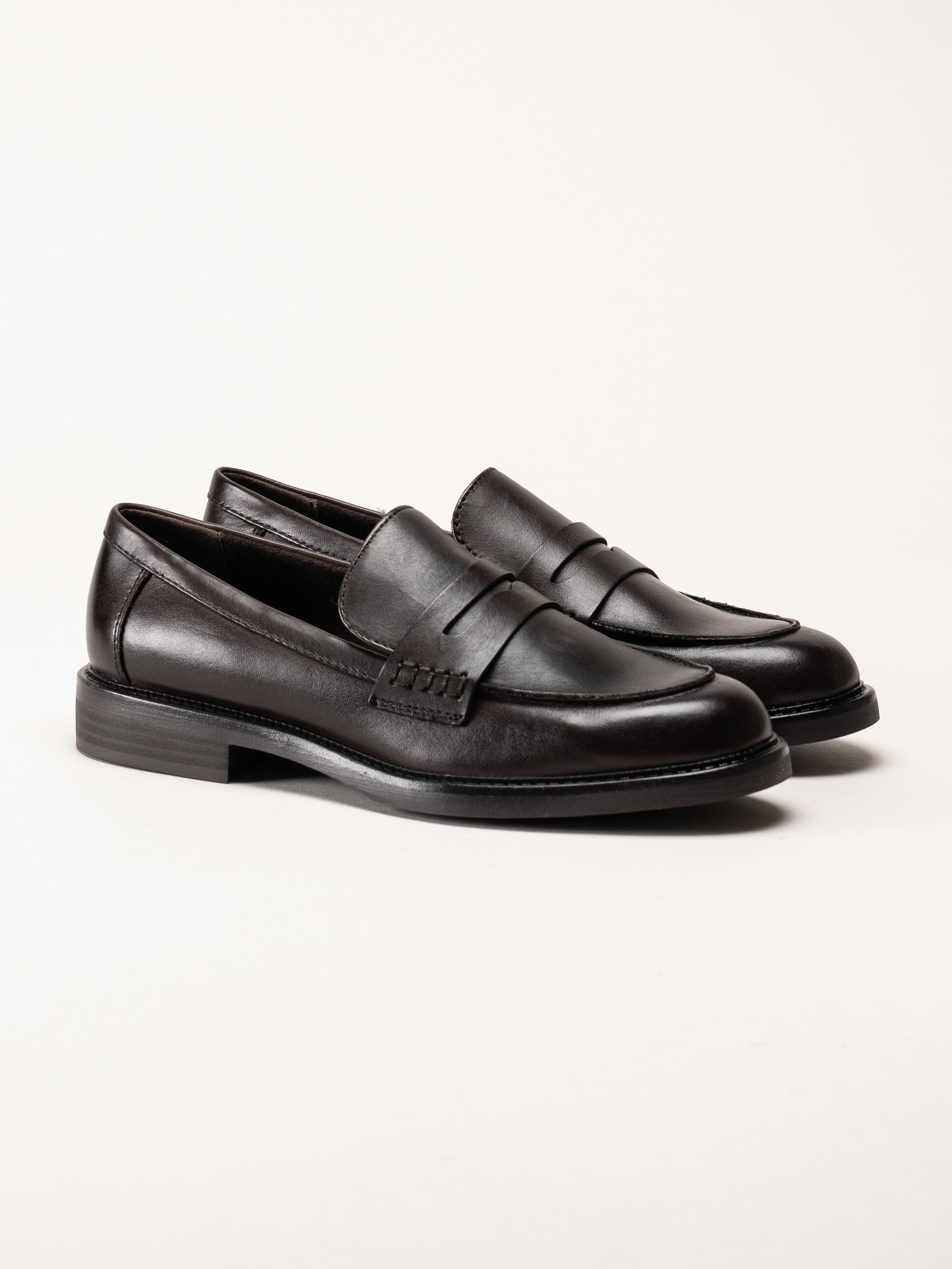 Marco Tozzi - Mörkbruna loafers i skinn