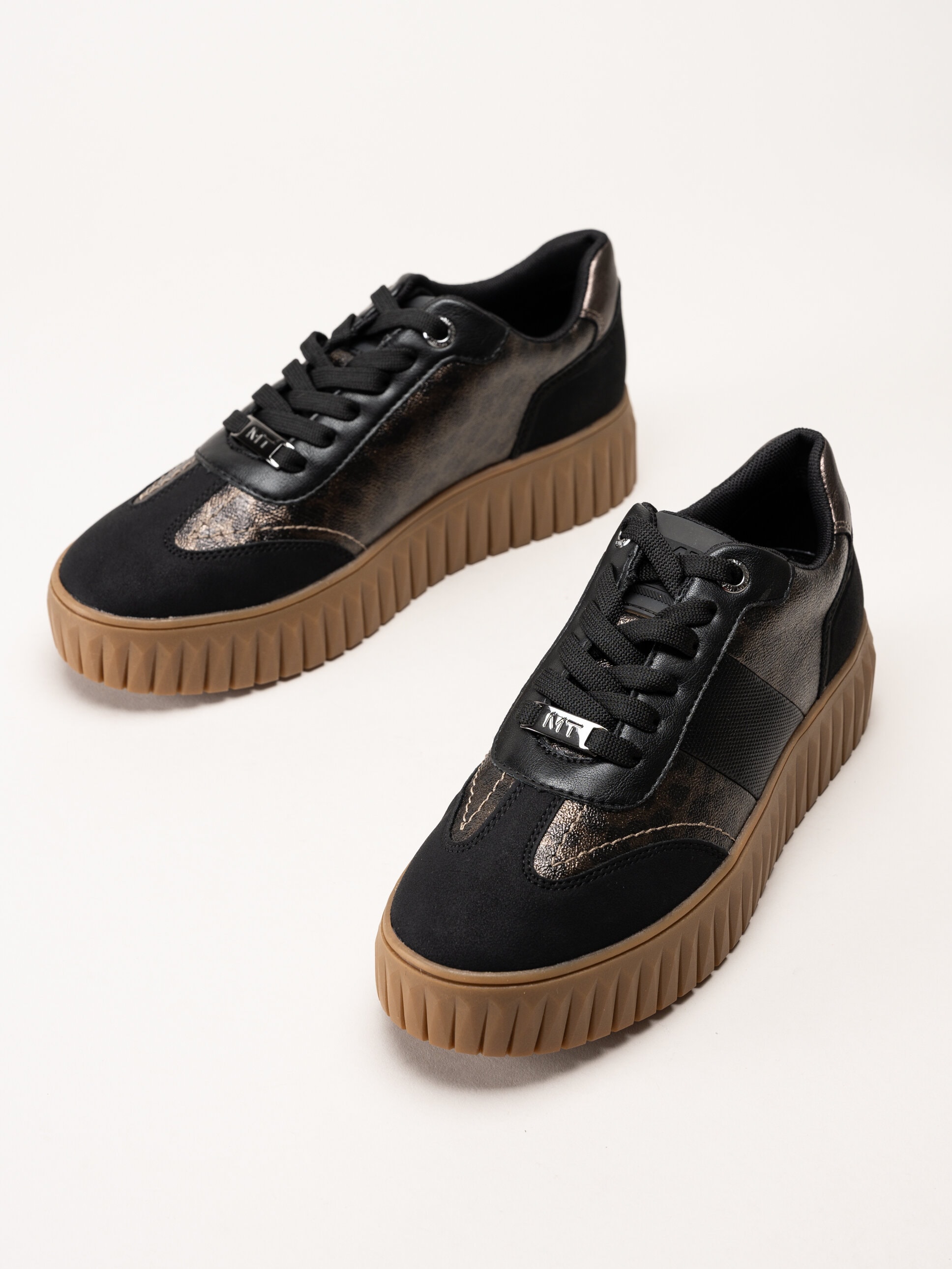 Marco Tozzi - Svarta sneakers med leopardmönster