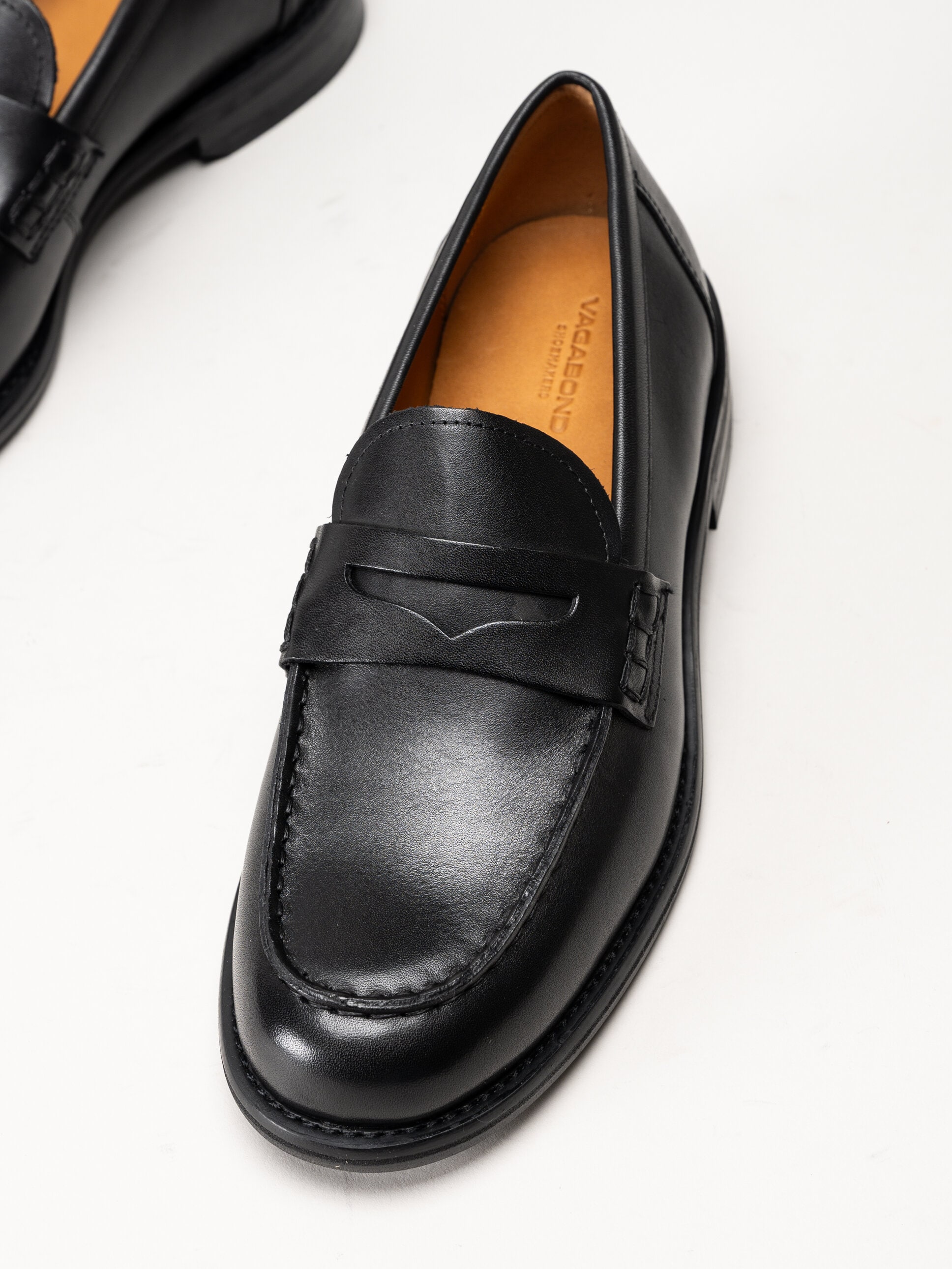 Vagabond - Linn - Svarta loafers i skinn