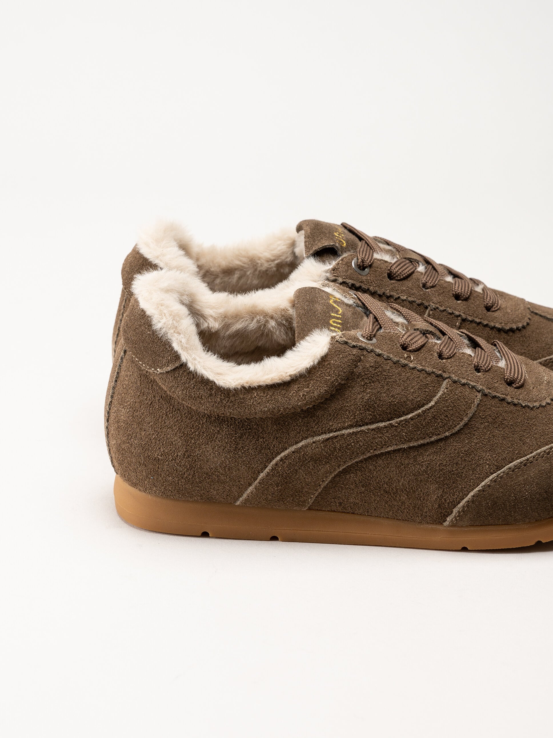 Unisa - Bruna fodrade sneakers i mocka