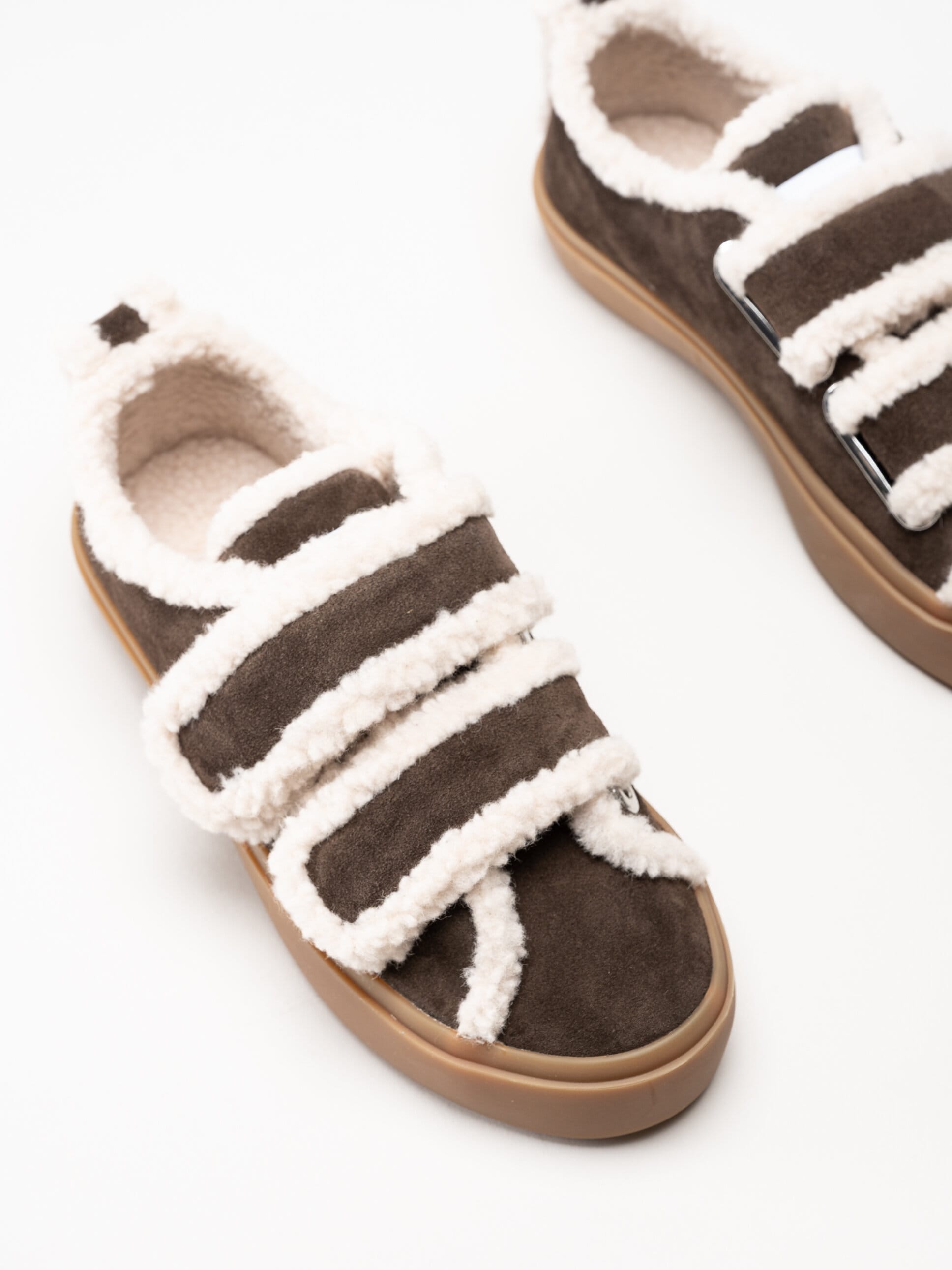 Inuikii - Shearling Low Velcro - Mörkbruna ullfodrade sneakers i mocka
