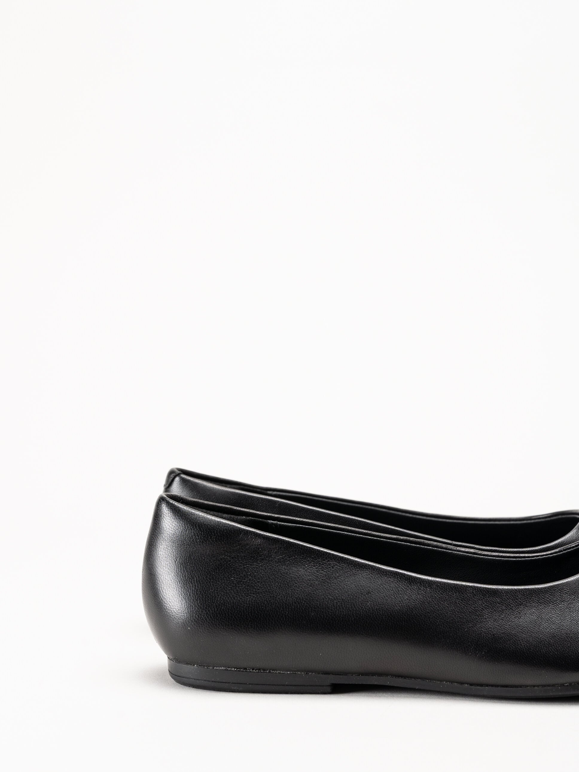 Clarks - Livia Lily - Svarta ballerinaskor