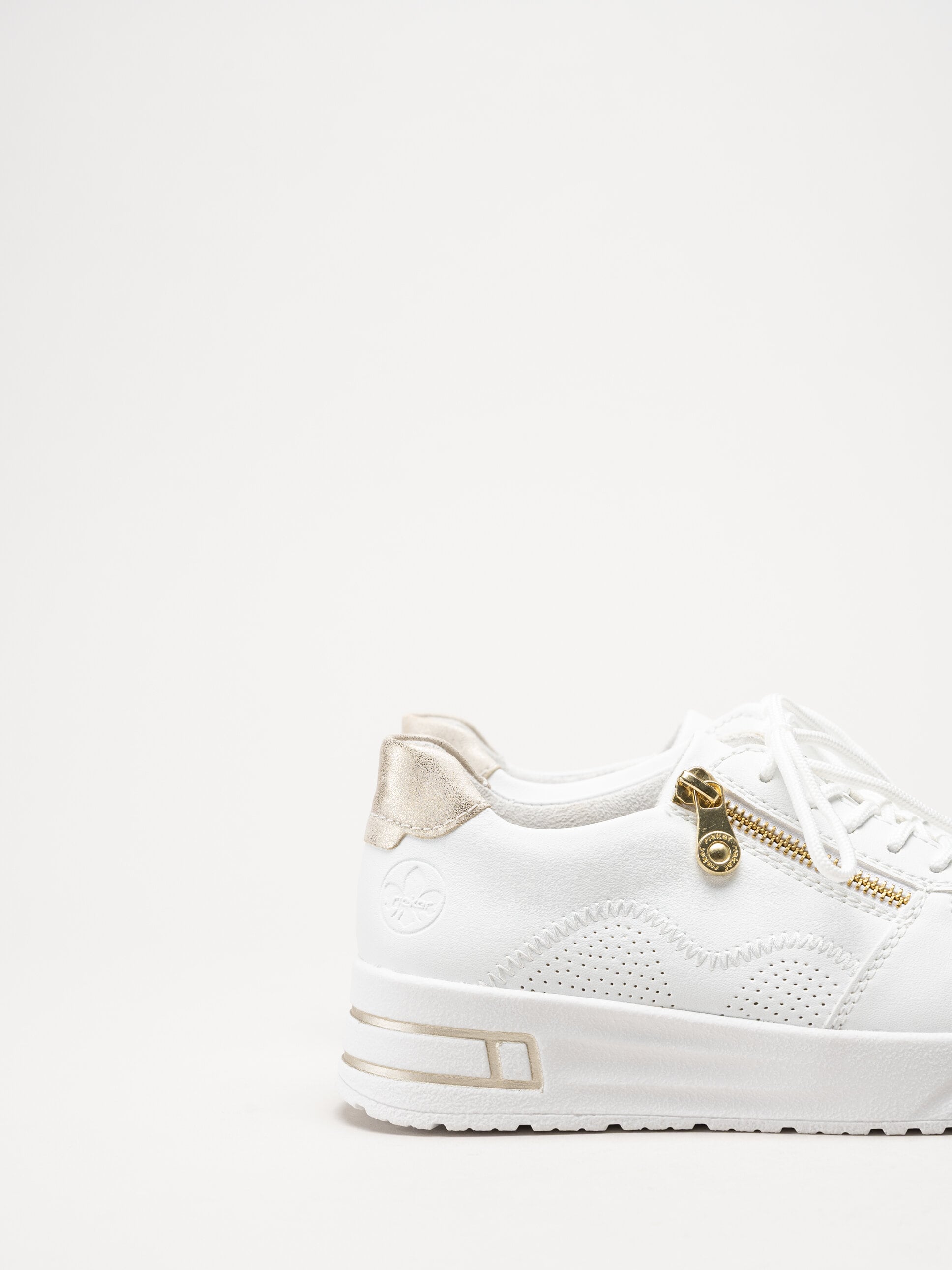 Rieker - Vita sneakers i skinnimitation