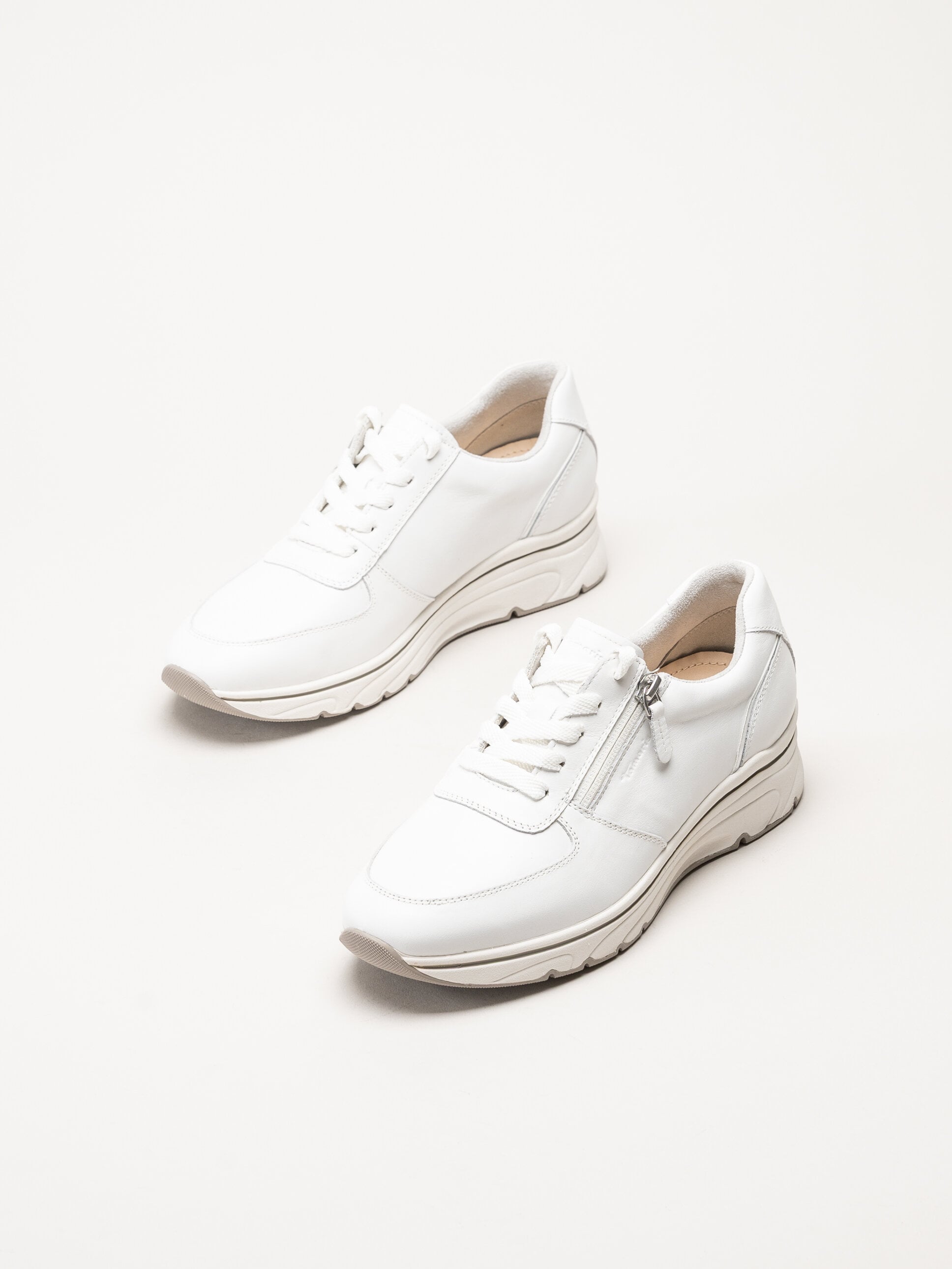 Tamaris - Vita sneakers i skinn