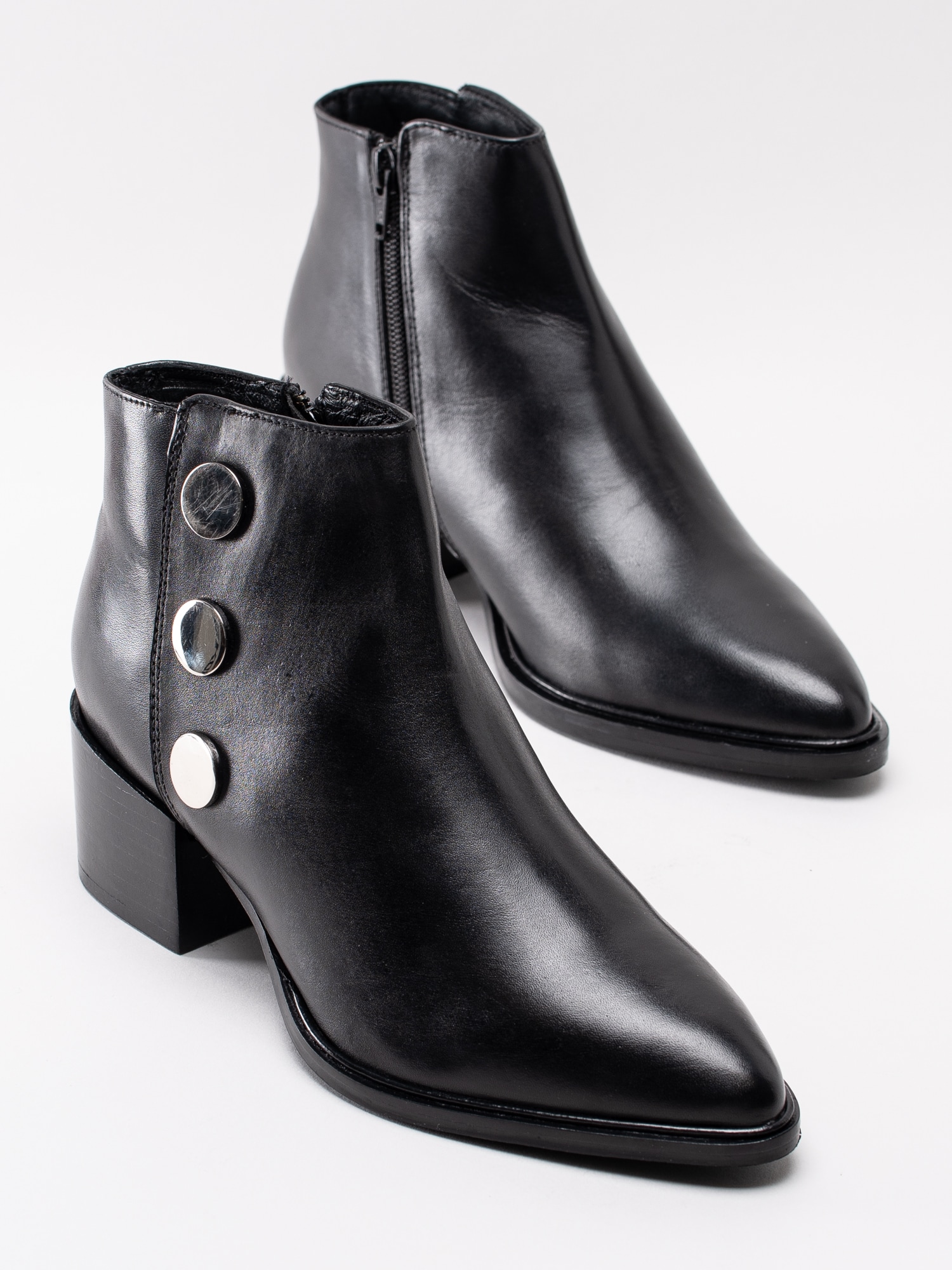 10193014 Copenhagen Shoes Wham CS1938-001 svarta boots med silverknappar-6