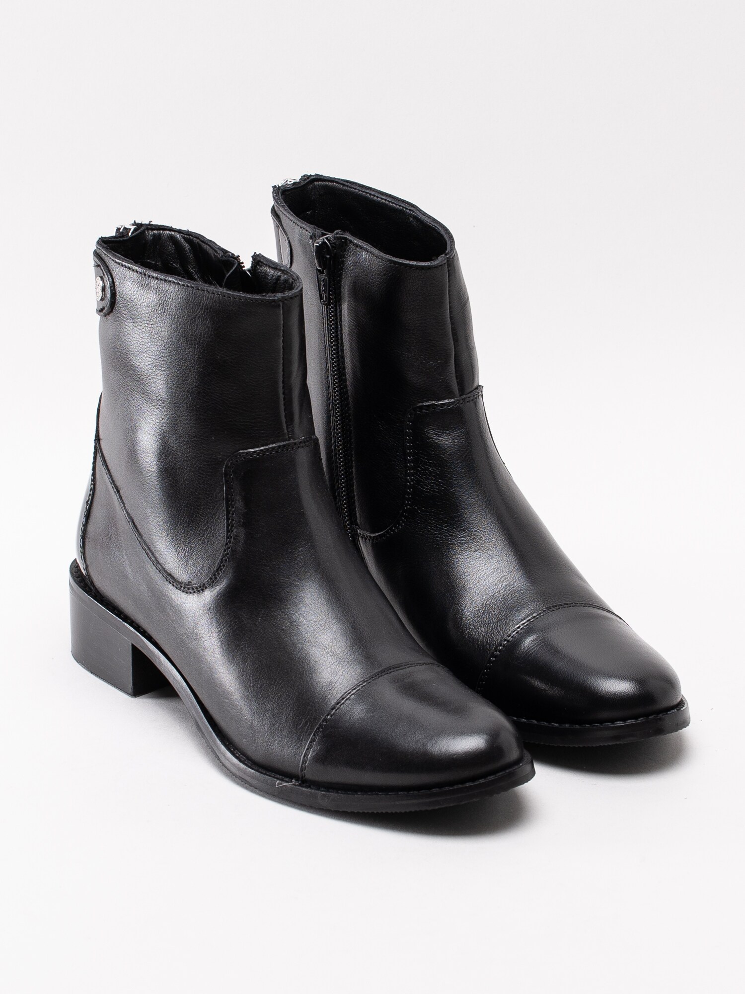10193015 Copenhagen Shoes New Virginia CS1956-038 svarta boots med lackat bakparti och zip-3
