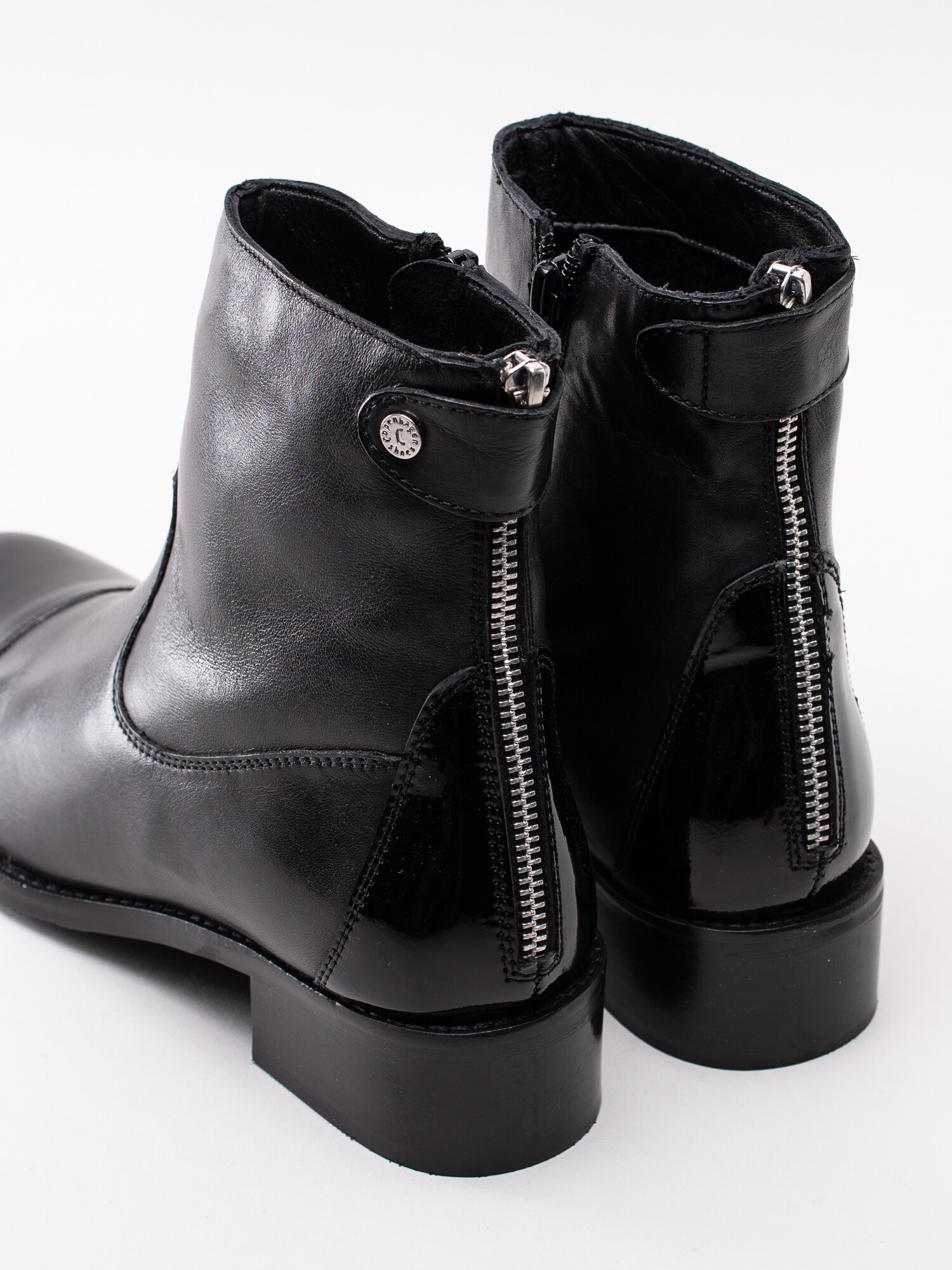 10193015 Copenhagen Shoes New Virginia CS1956-038 svarta boots med lackat bakparti och zip-7
