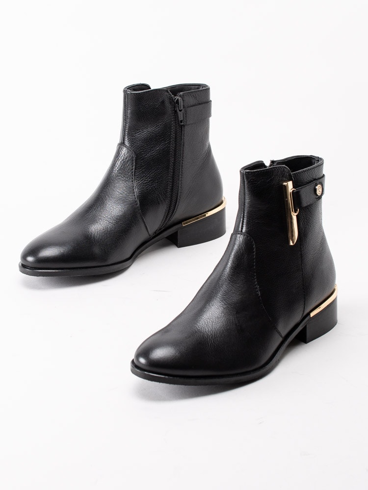 10203013 Copenhagen Shoes Allisa CS5231-001 Svarta boots i skinn med gulddetaljer-6