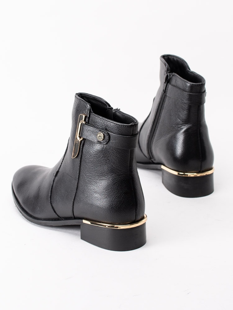 10203013 Copenhagen Shoes Allisa CS5231-001 Svarta boots i skinn med gulddetaljer-7