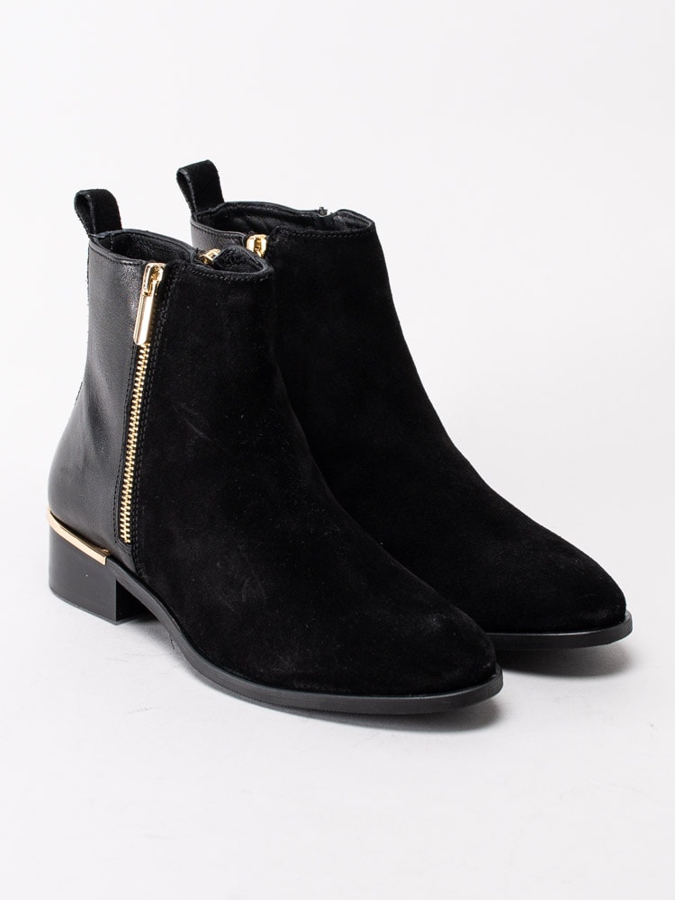 Köp Copenhagen Shoes - New Cherish Combi - Svarta boots i mocka och skinn med gulddetaljer Cherish | Skoman.se
