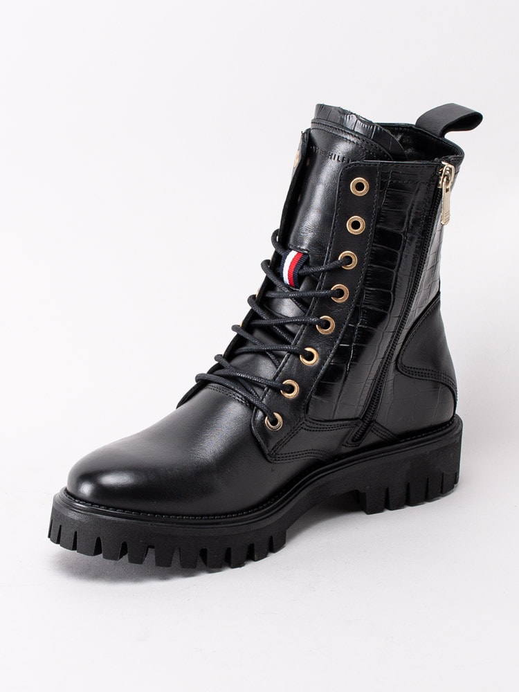 10203064 Tommy Hilfiger Croco Look Flat Boot FW05284BDS Black Svarta boots i skinn-2