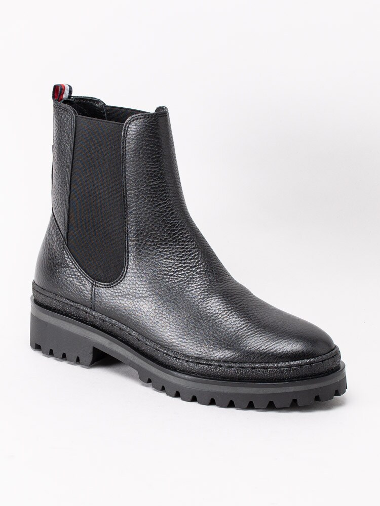 10203065 Tommy Hilfiger Rugged Classic Chelsea FW05205BDS Black Svarta chelsea boots i skinn-1