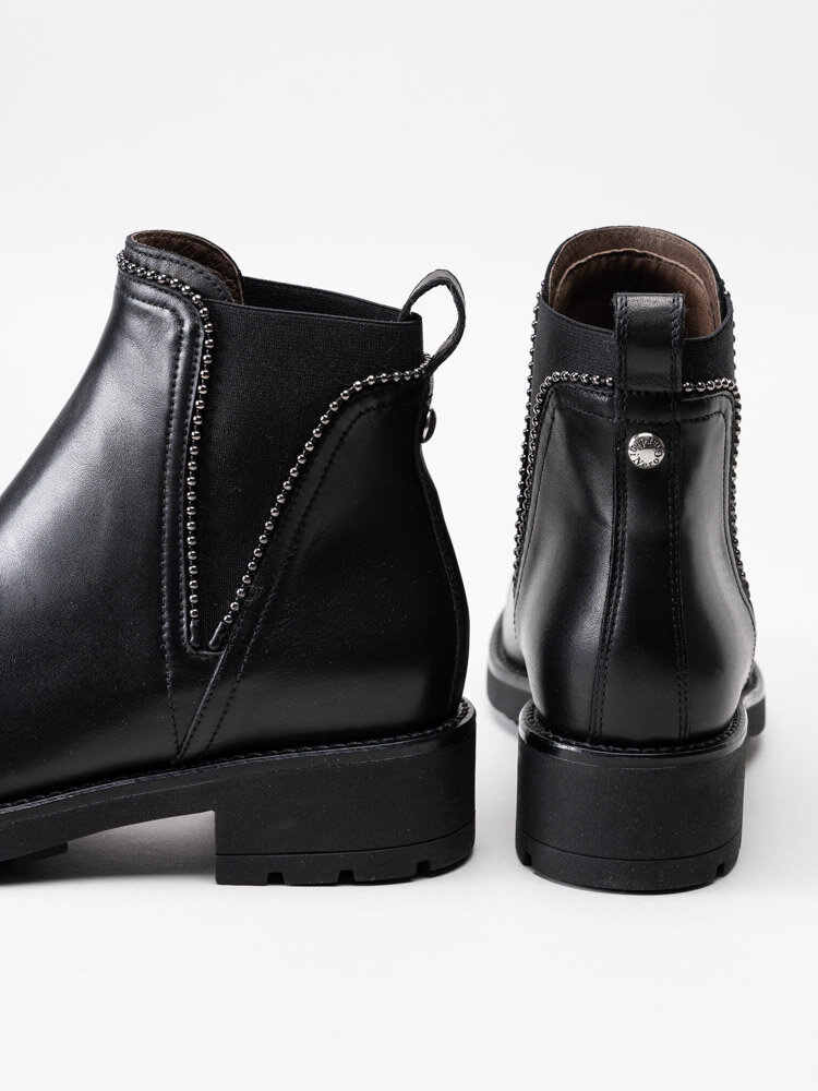 Nero Giardini - Svarta boots med nitar