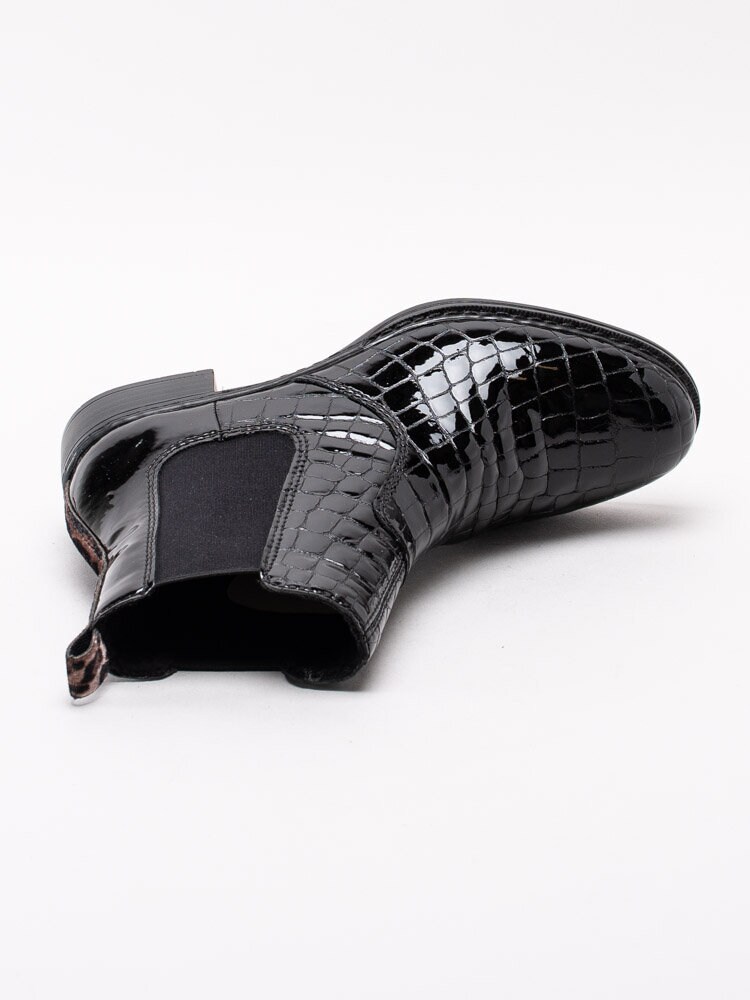 Rieker - Lackade chelsea boots med krokomönster