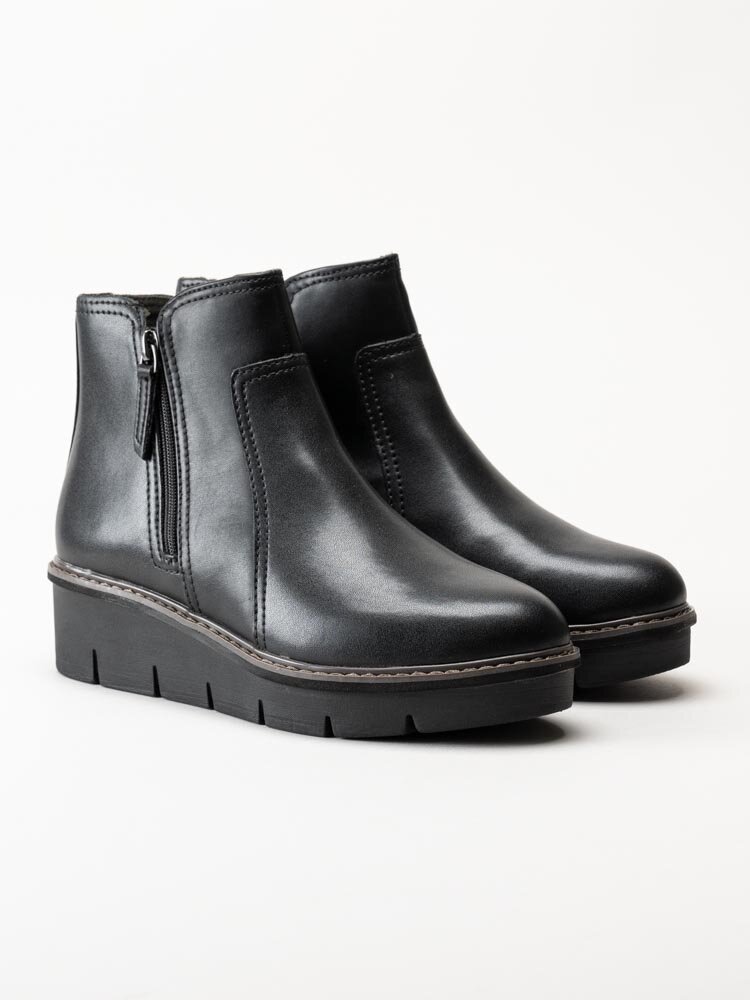 Clarks - Airabell Zip - Svarta kilklackade boots i skinn