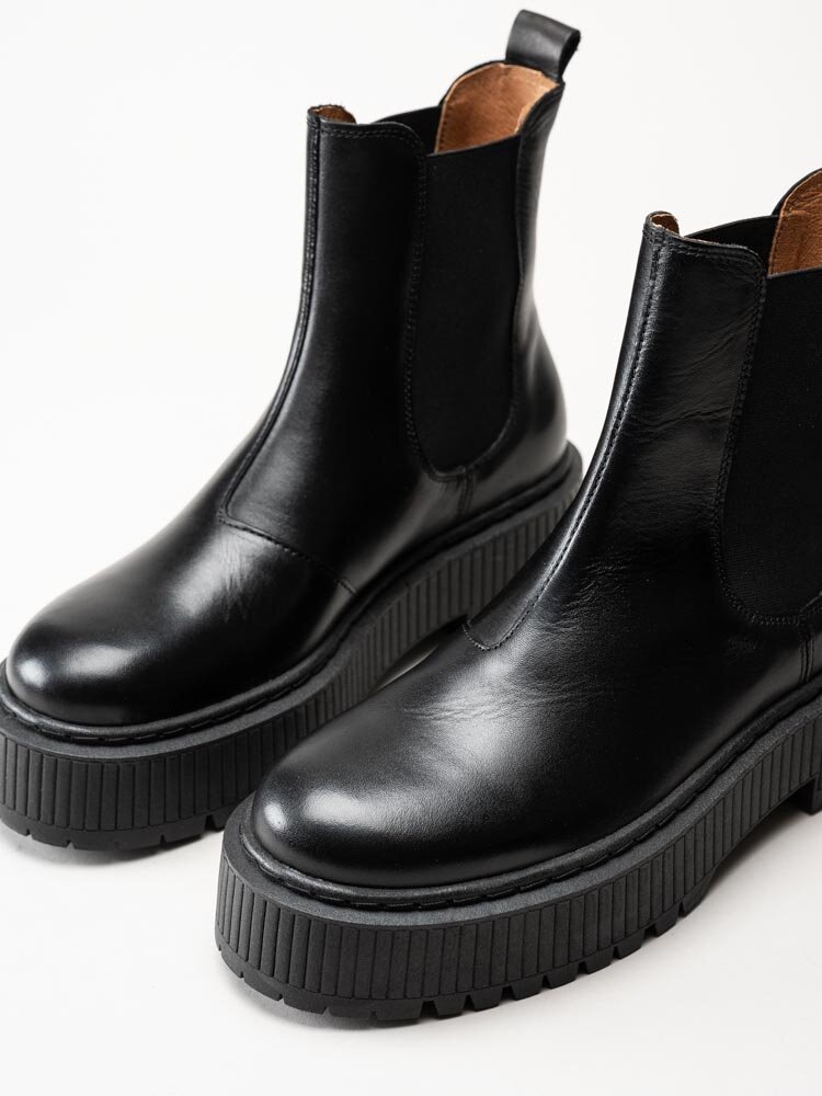 Ten Points - Alina - Svarta chelsea boots i skinn