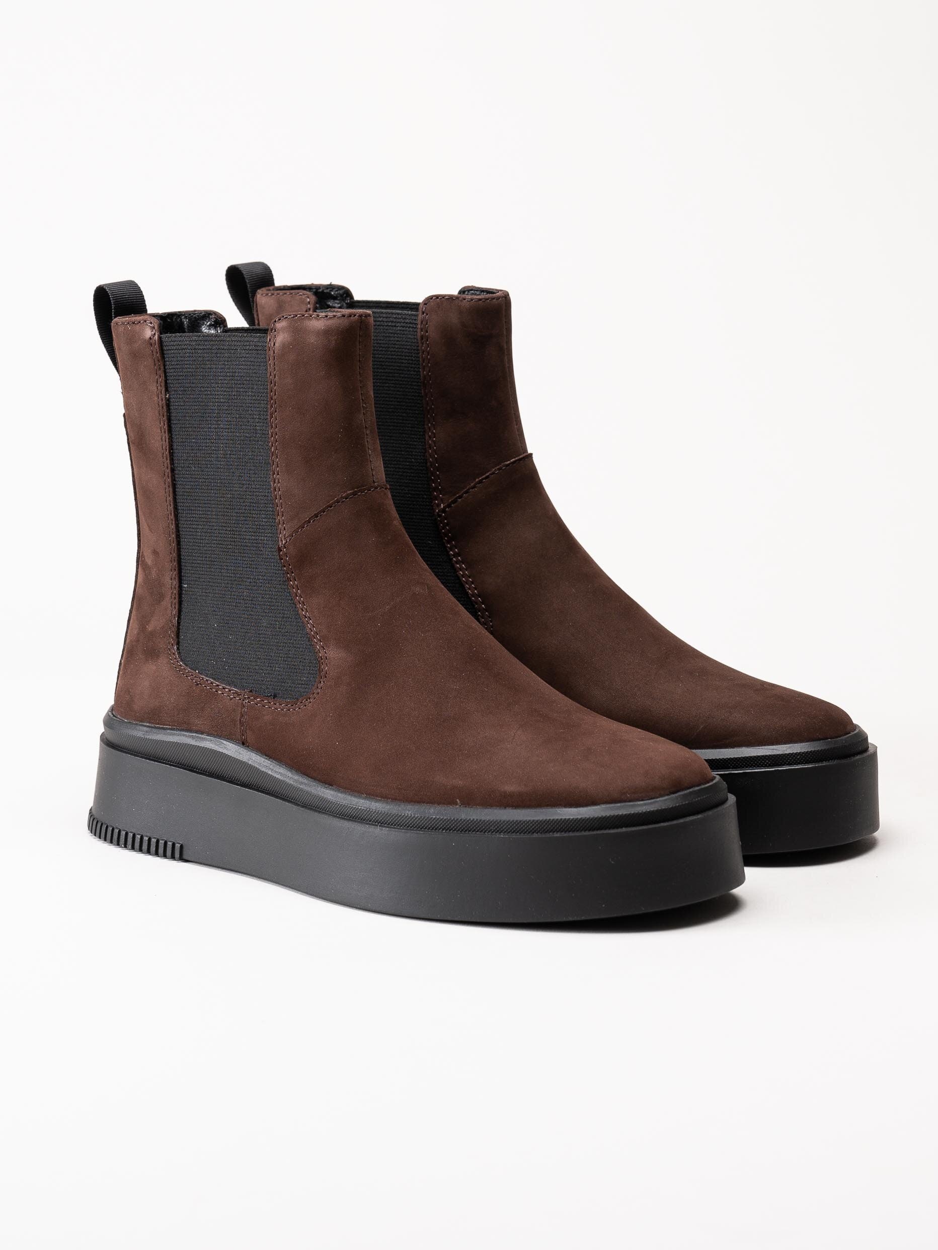 Vagabond - Stacy - Mörkbruna chelsea boots i nubuck