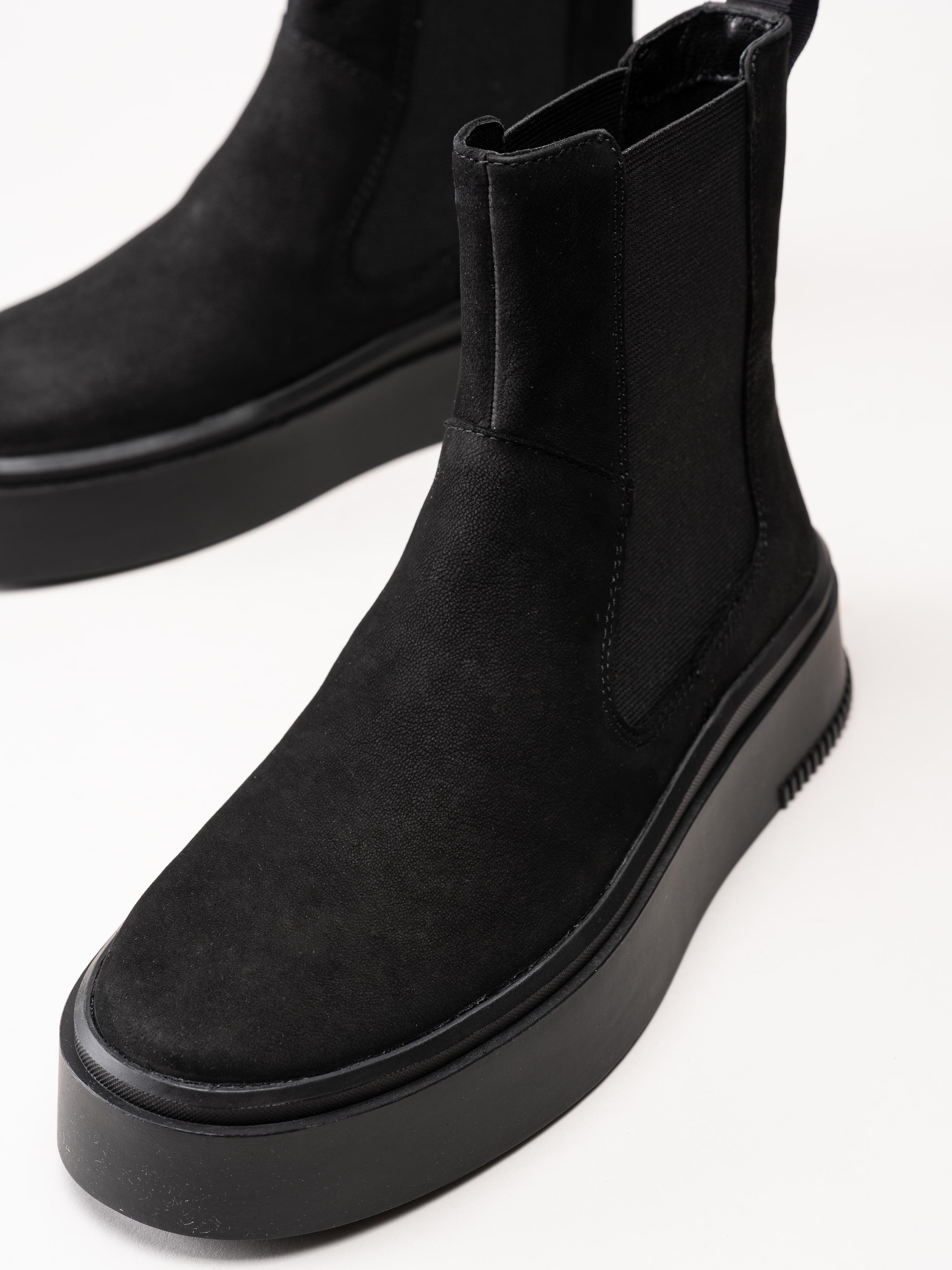 Vagabond - Stacy - Svarta chelsea boots i nubuck