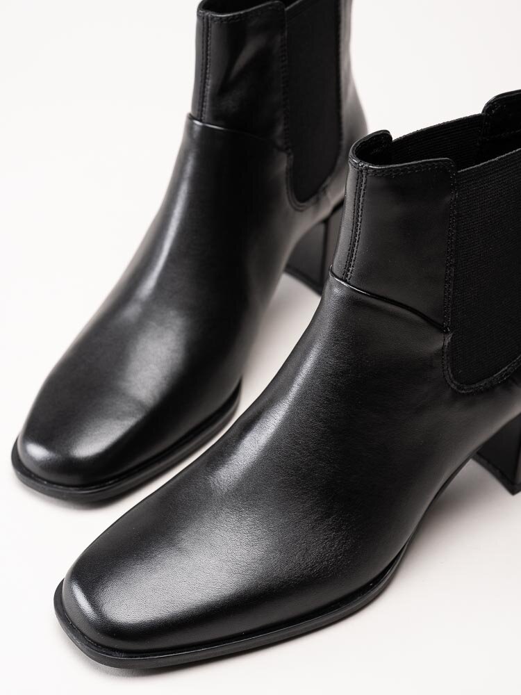 Vagabond - Stina - Svarta chelsea boots i skinn