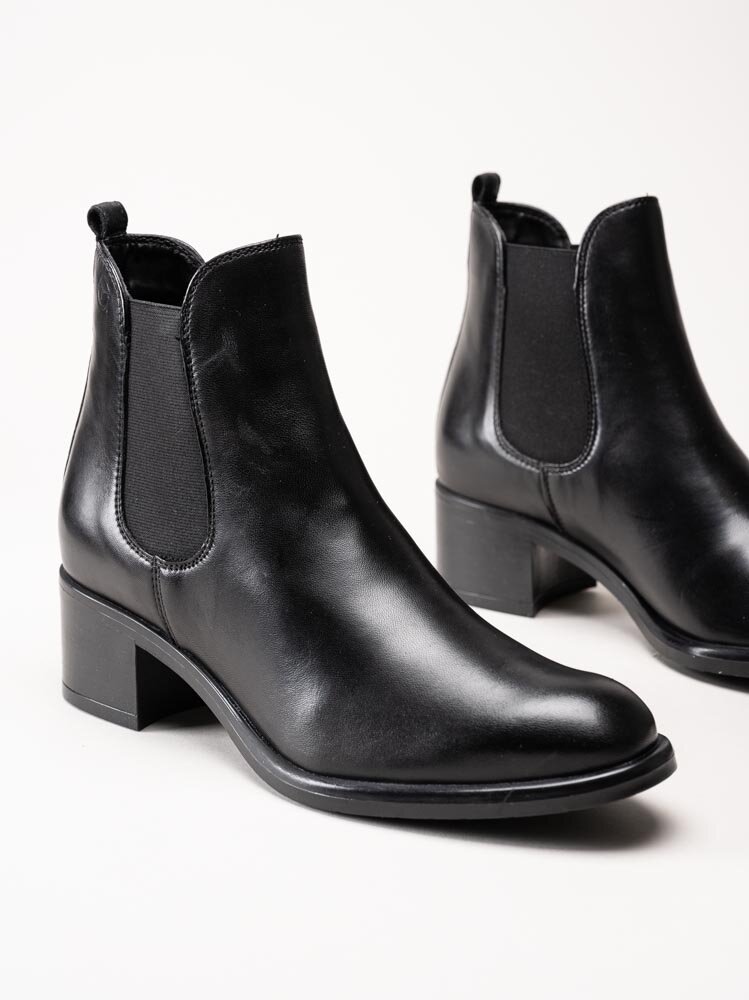 Tamaris - Svarta chelsea boots i skinn