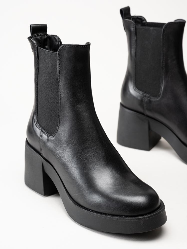 Tamaris - Svarta chelsea boots med platå i skinn