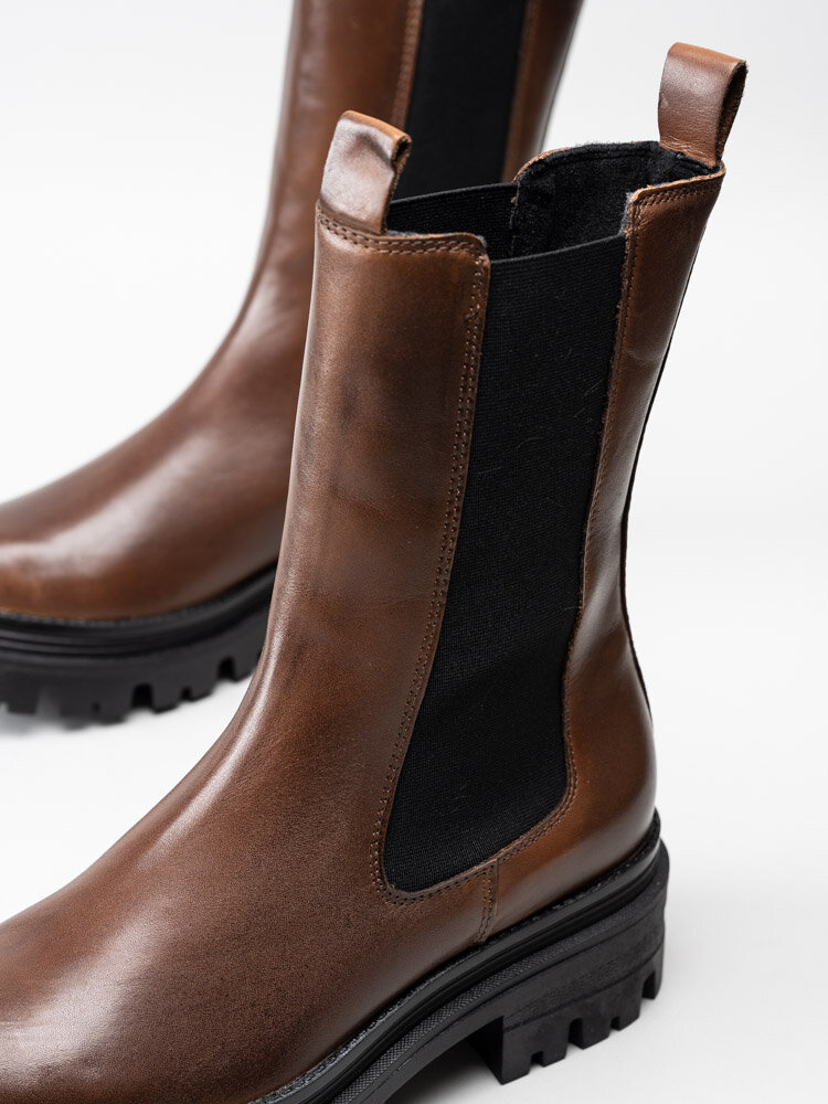 Tamaris - Bruna höga chelsea boots i skinn