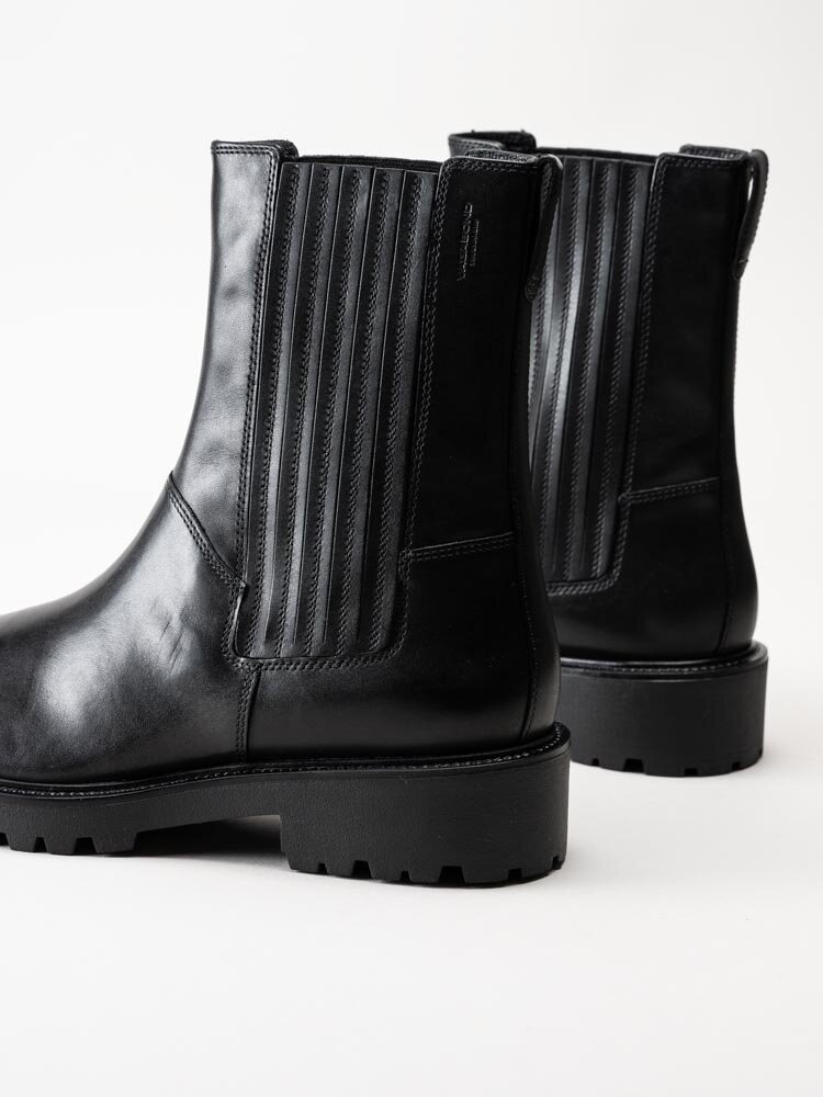 Vagabond - Kenova - Svarta höga chelsea boots i skinn