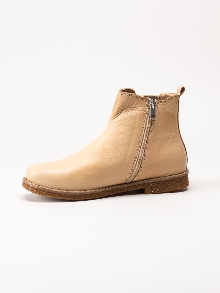 Charlotte of Sweden - Naturfärgade chelsea boots i mjukt skinn