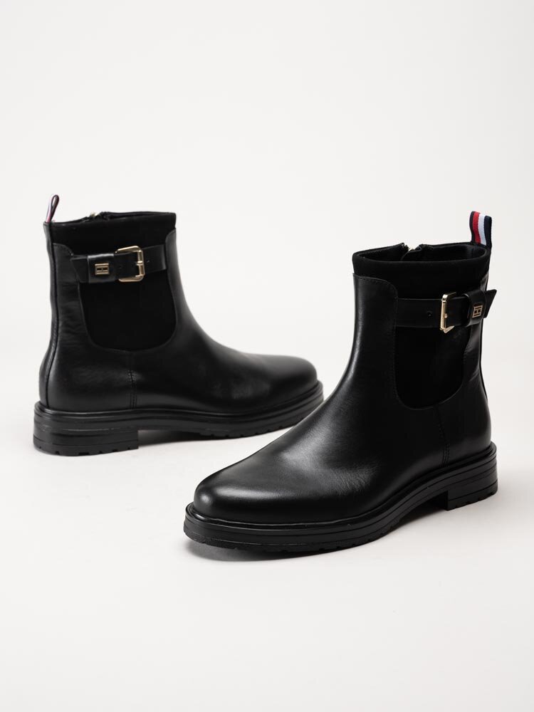 Tommy Hilfiger - Belt Bootie Material Mix - Svarta boots i skinn