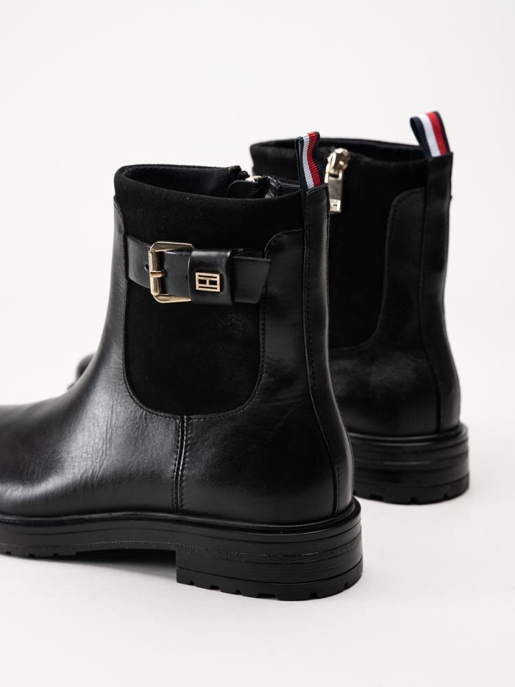 Tommy Hilfiger - Belt Bootie Material Mix - Svarta boots i skinn