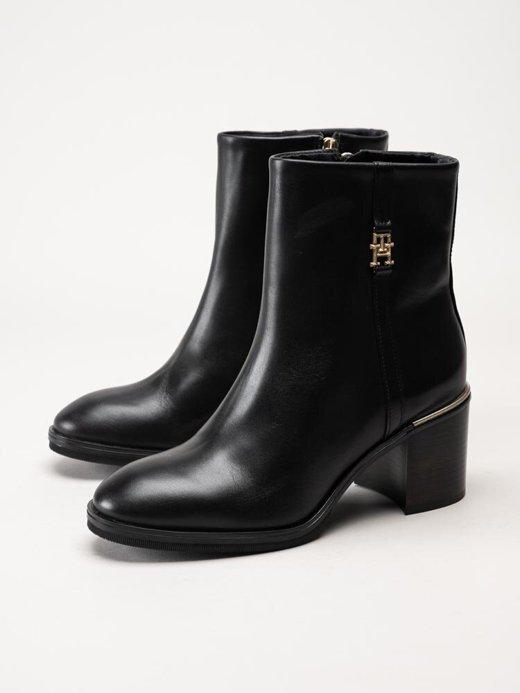 Tommy Hilfiger - Hardware Mid Bootie - Svarta stövletter i skinn