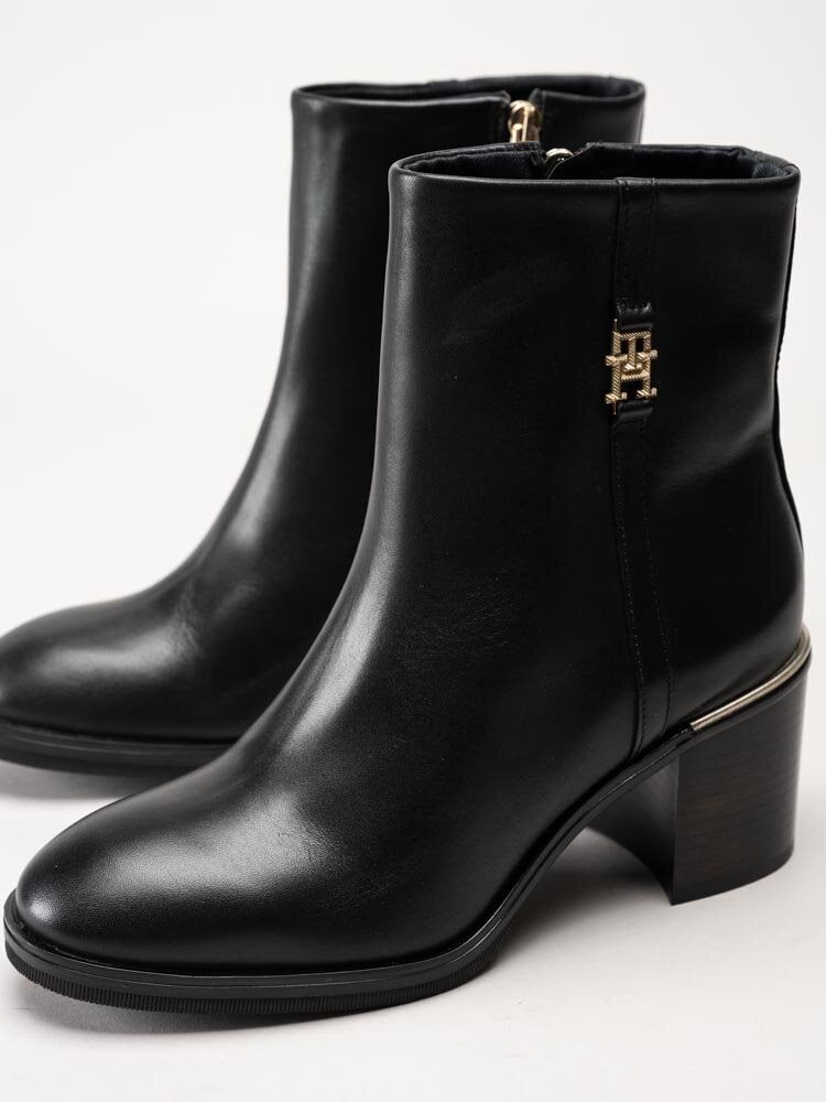 Tommy Hilfiger - Hardware Mid Bootie - Svarta stövletter i skinn