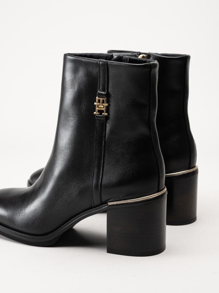 Tommy Hilfiger - Hardware Mid Bootie - Svarta stövletter i skinn