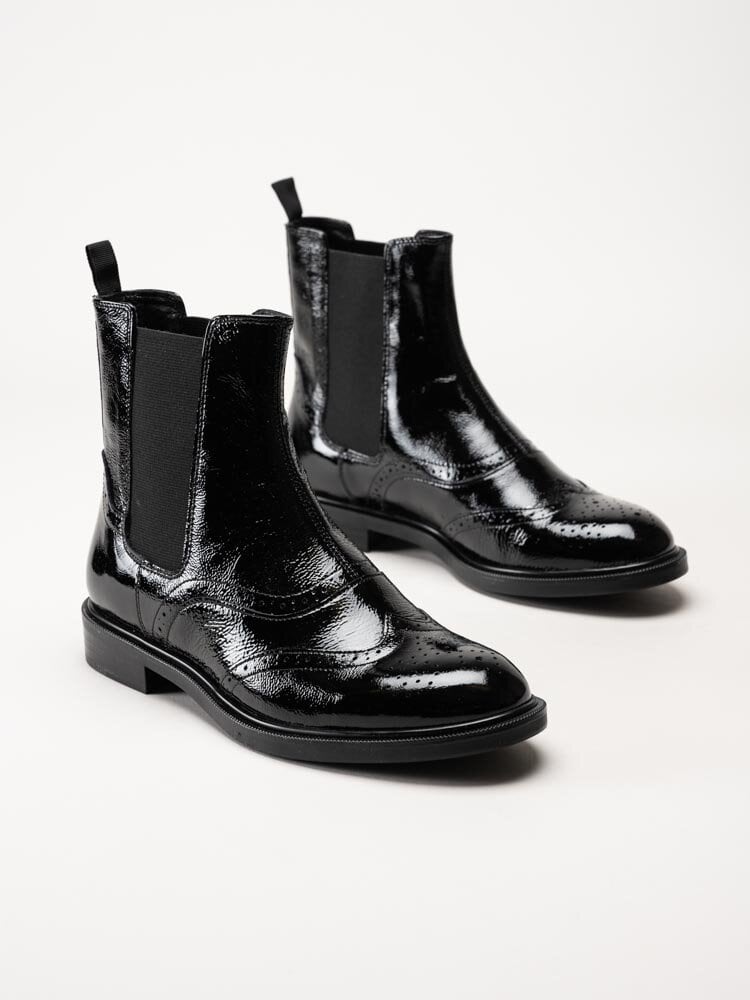 Vagabond - Amina - Svarta chelsea boots i lackskinn