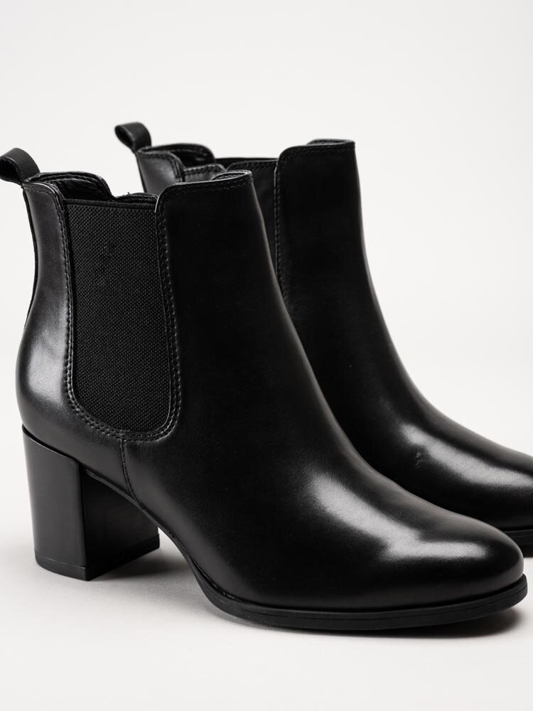 Tamaris - Svarta chelsea boots i skinn