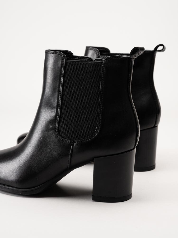 Tamaris - Svarta chelsea boots i skinn