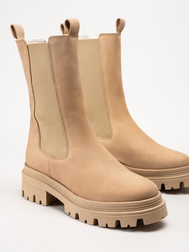 Tamaris - Beige höga chelsea boots i nubuck