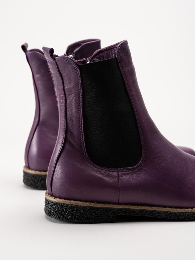 Charlotte of Sweden - Lila chelsea boots i skinn