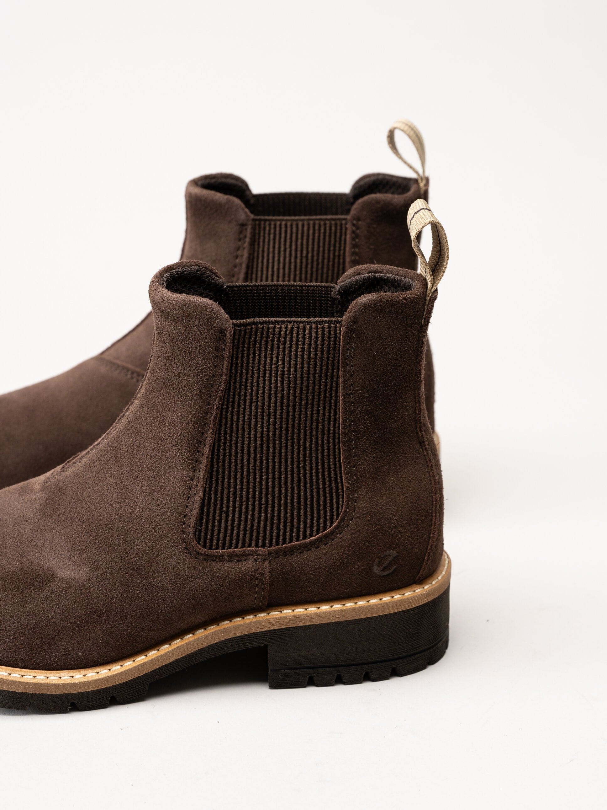 Ecco - Elaina - Mörkbruna chelsea boots i mocka