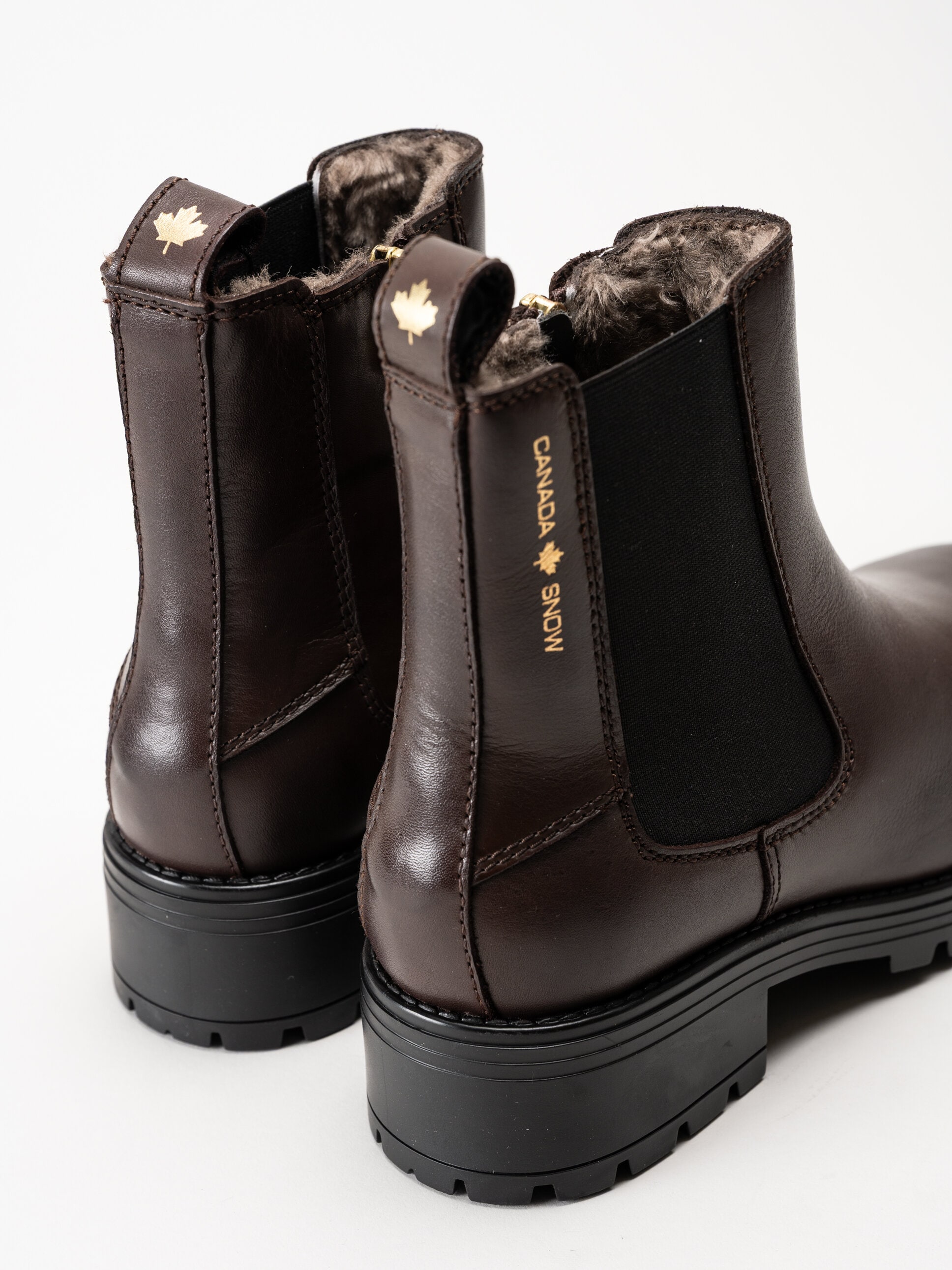 Canada Snow - Kimberly - Mörkbruna boots med fårskinn och dubbar
