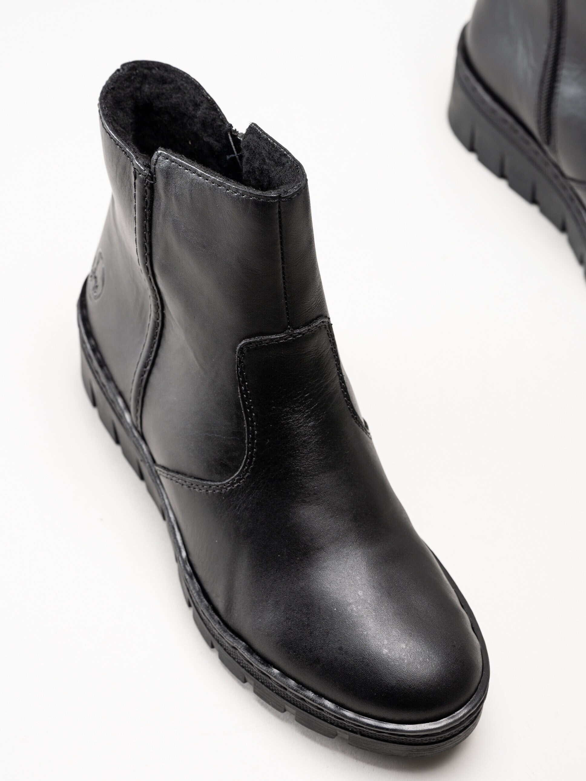 Rieker - Svarta fodrade kilklackade boots