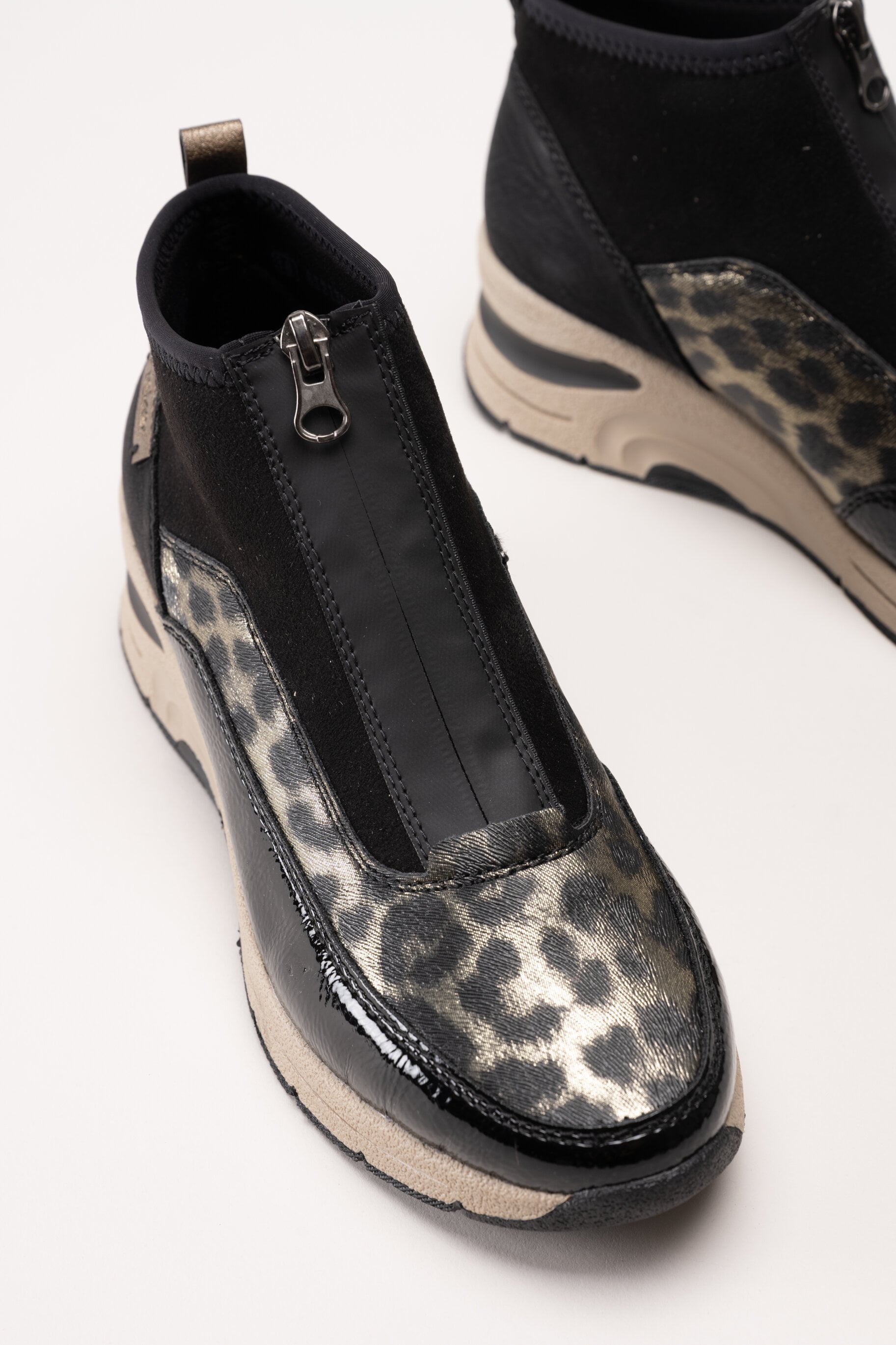 Rieker - Svarta sneakerboots med kilklack