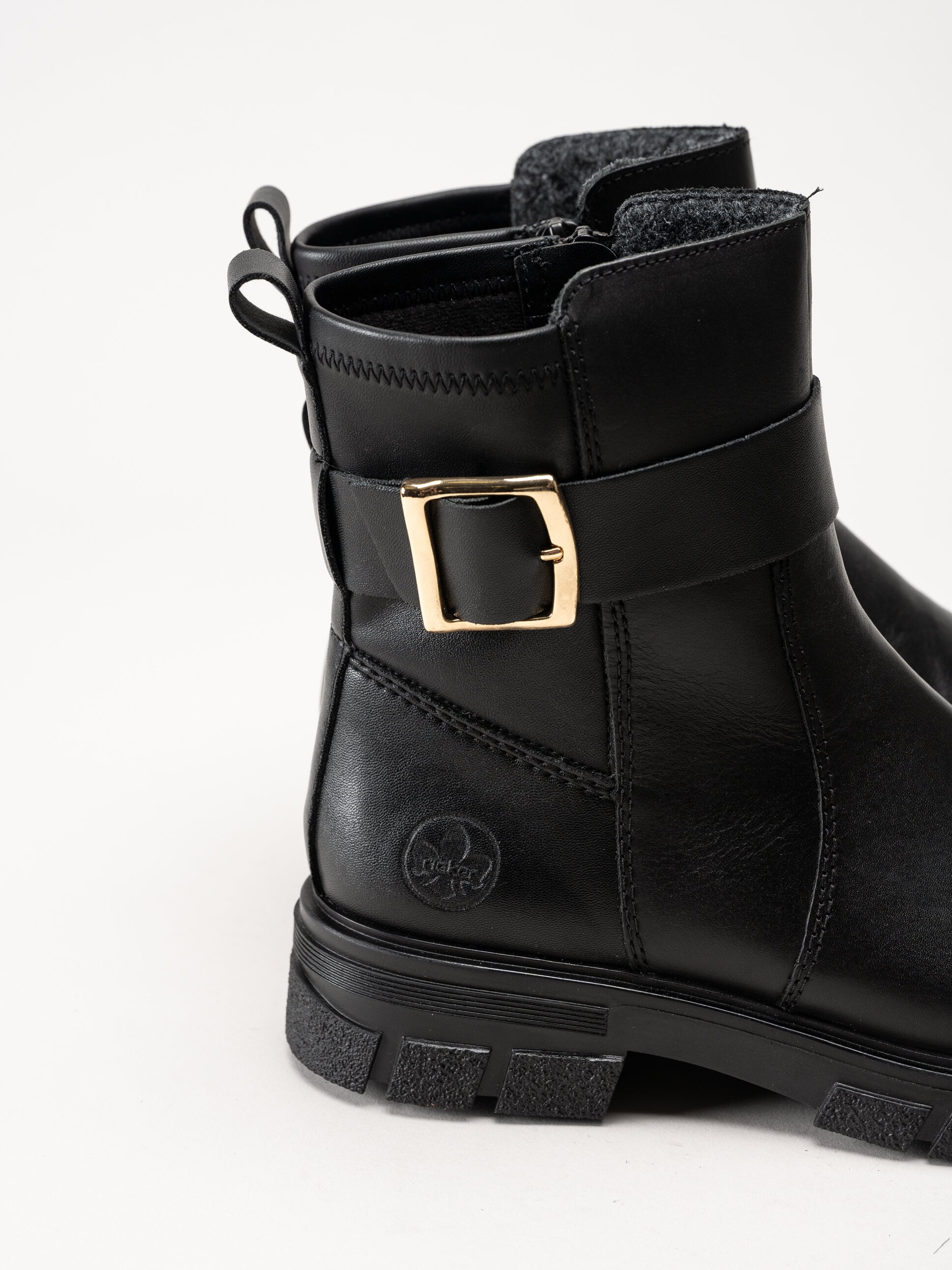 Rieker - Svarta boots i skinn