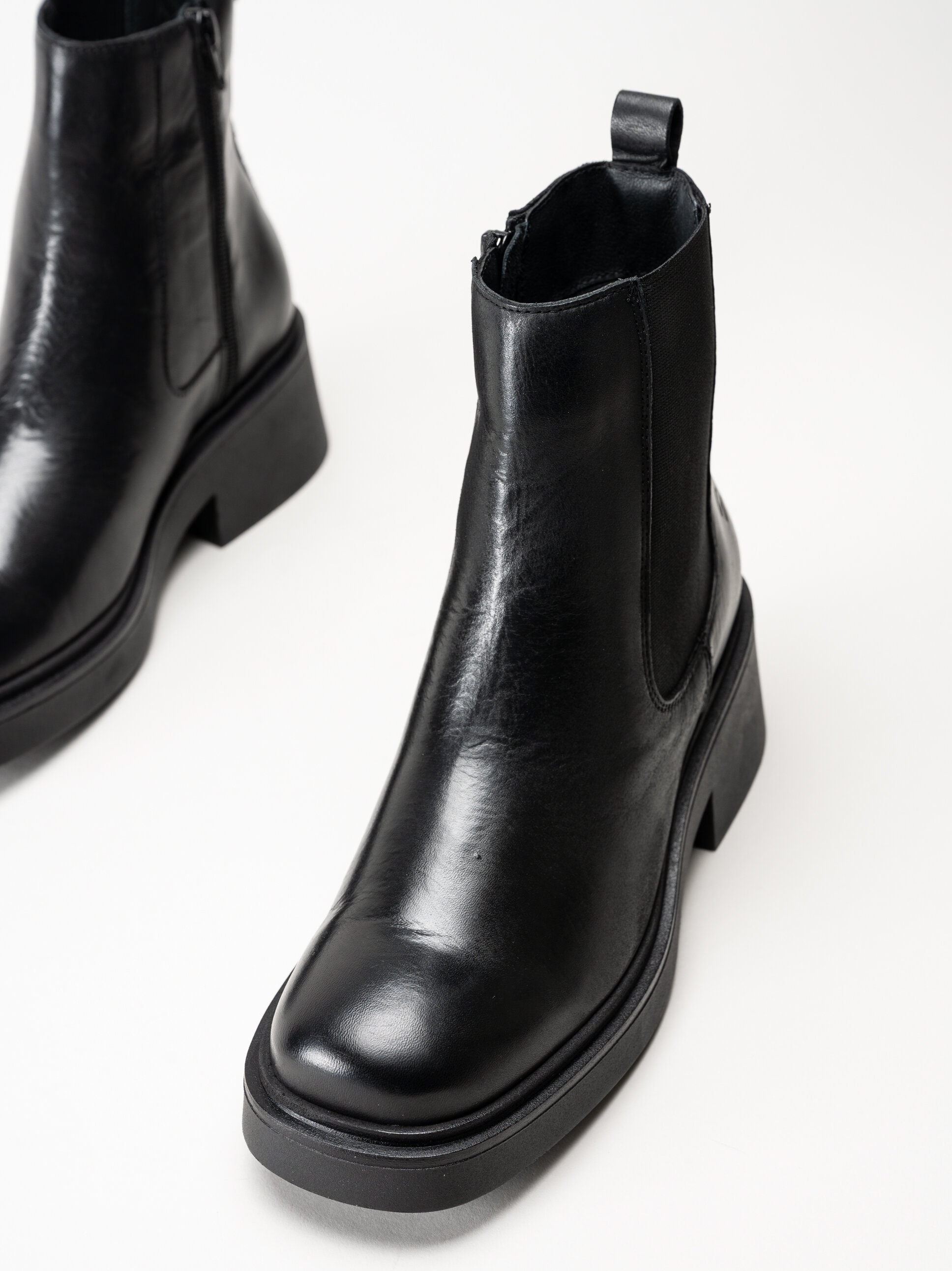 Shoedesign Copenhagen - Saddle - Svarta chelsea boots i skinn