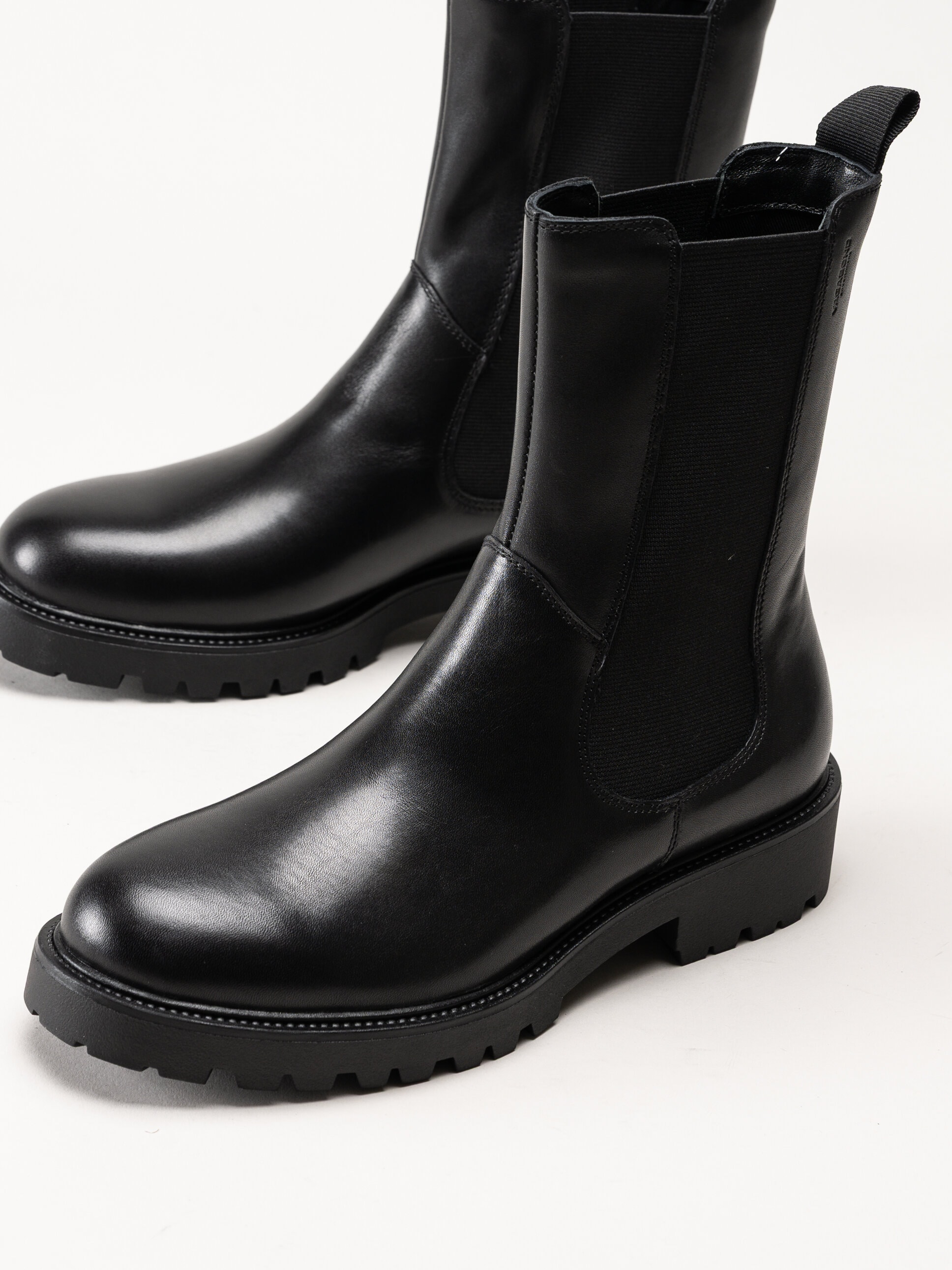 Vagabond - Kenova - Svarta chelsea boots i skinn