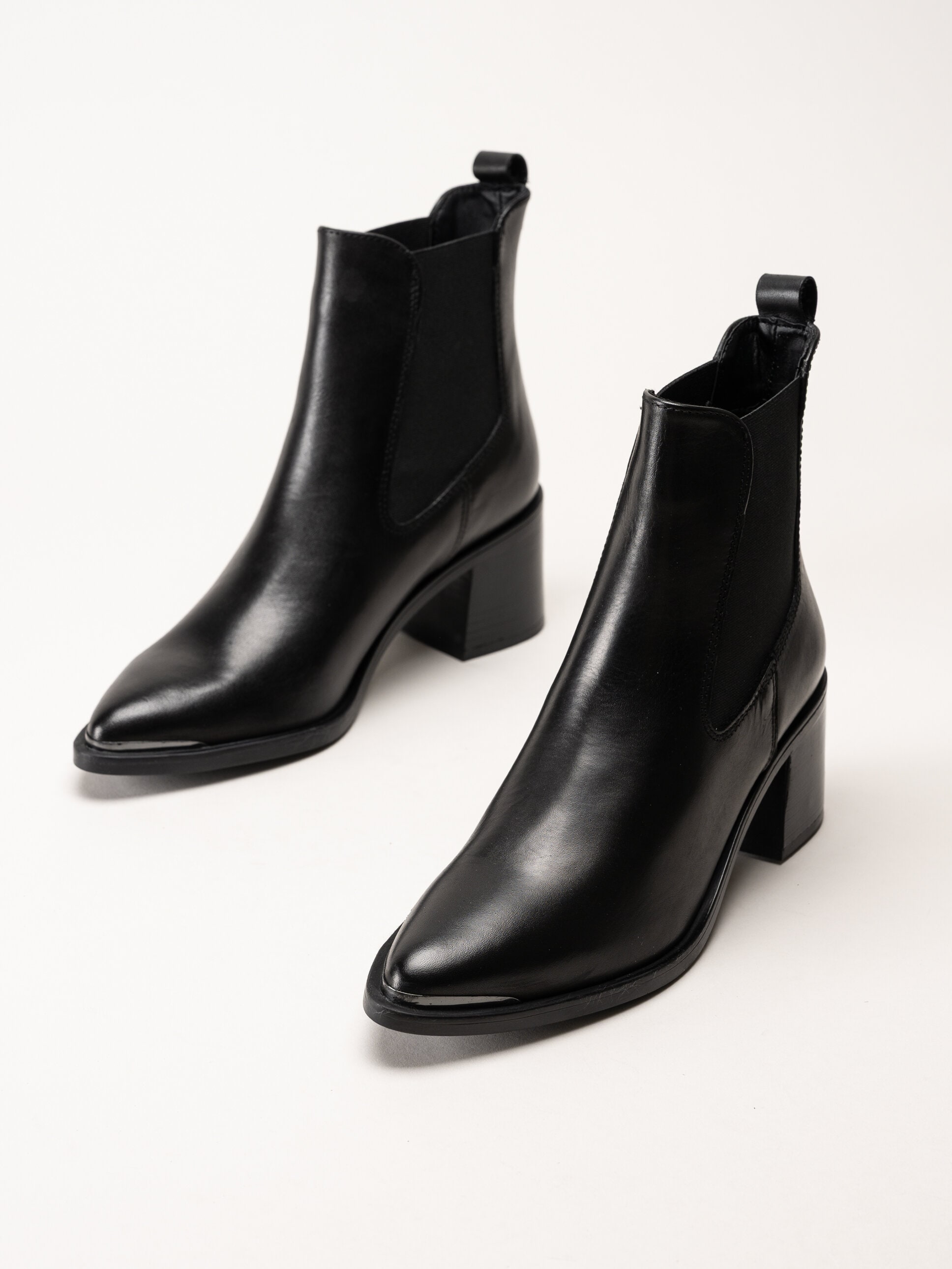 Tamaris - Svarta chelsea boots i skinn
