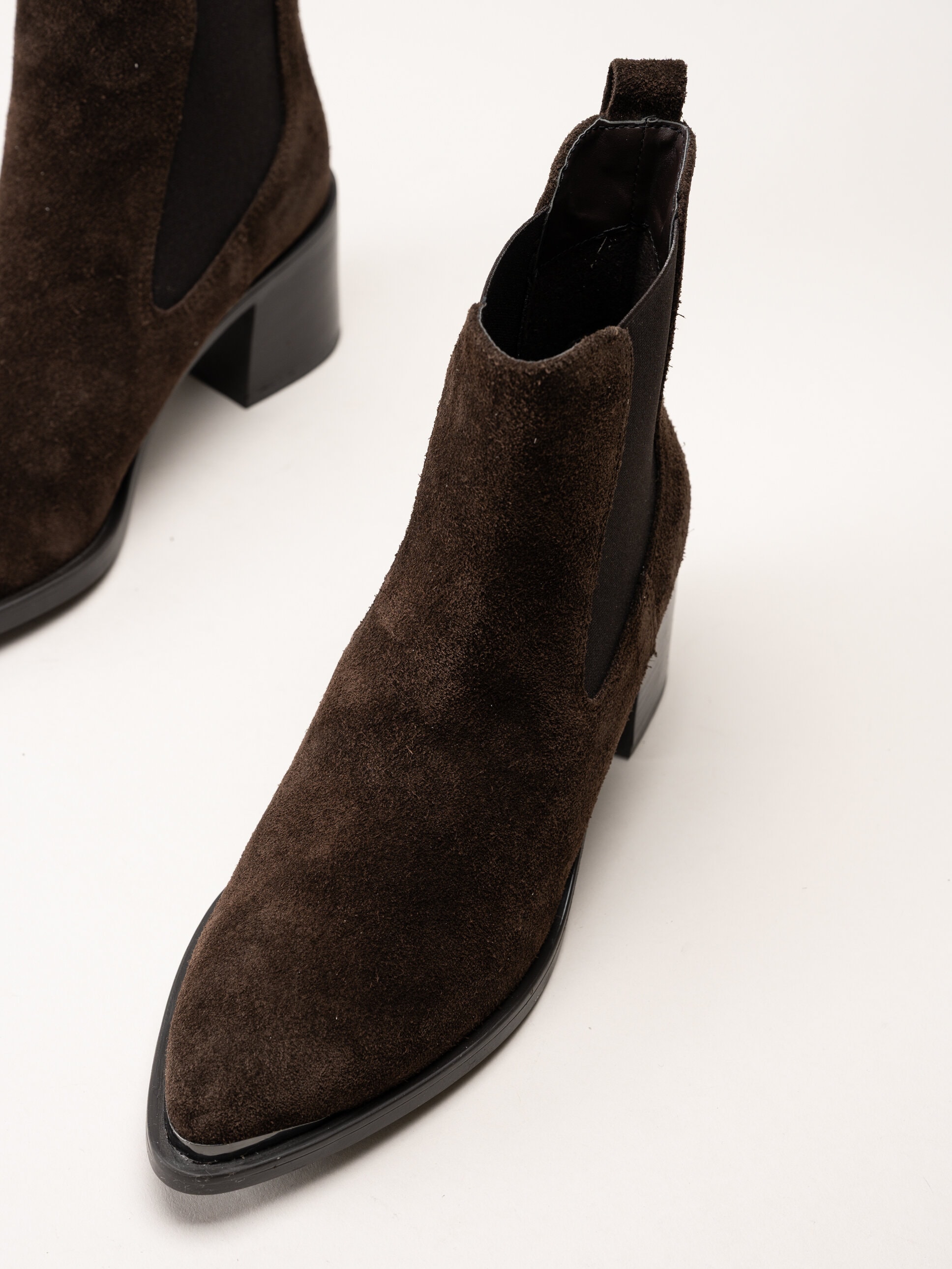 Tamaris - Mörkbruna chelsea boots i mocka