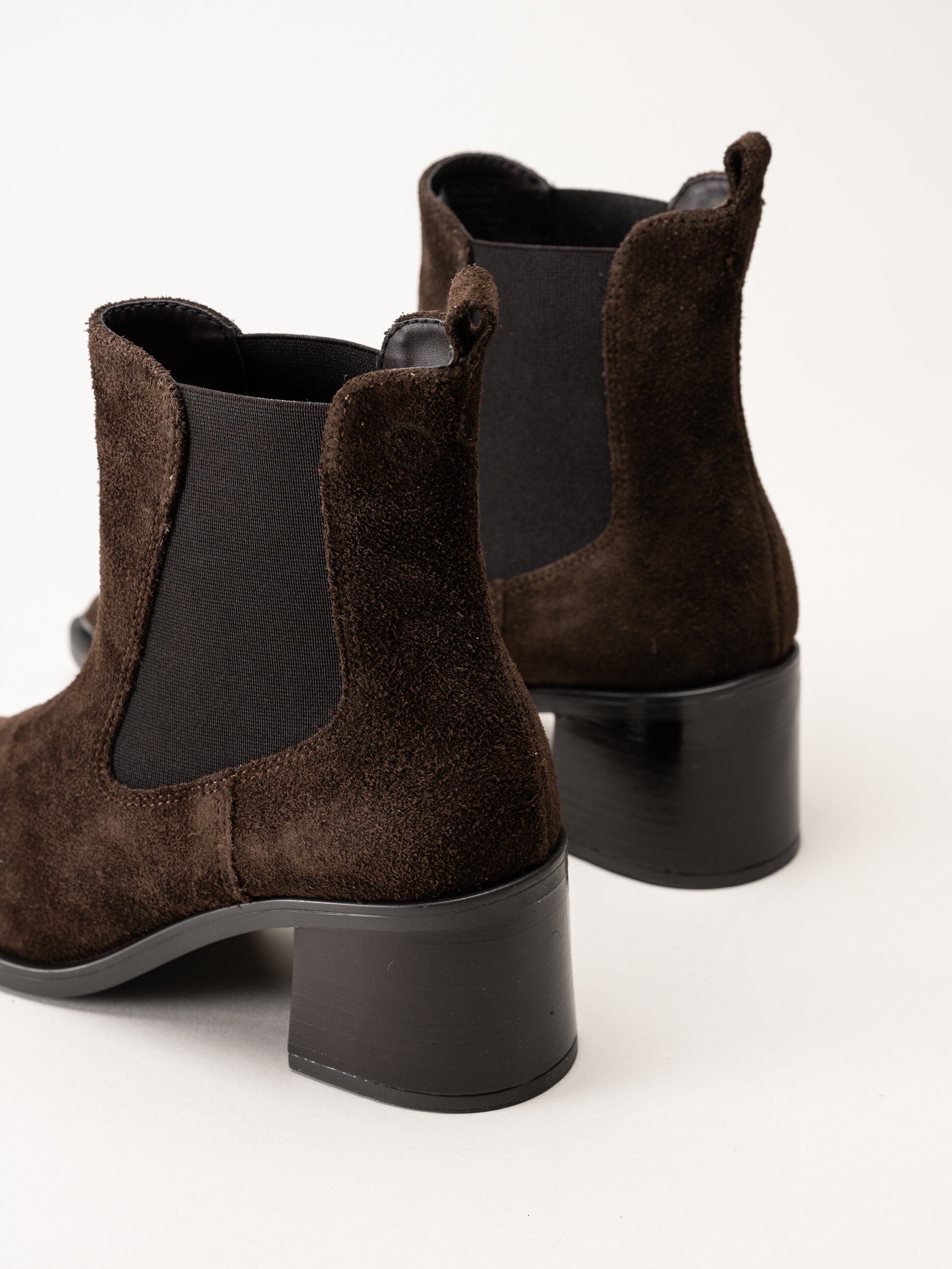 Tamaris - Mörkbruna chelsea boots i mocka