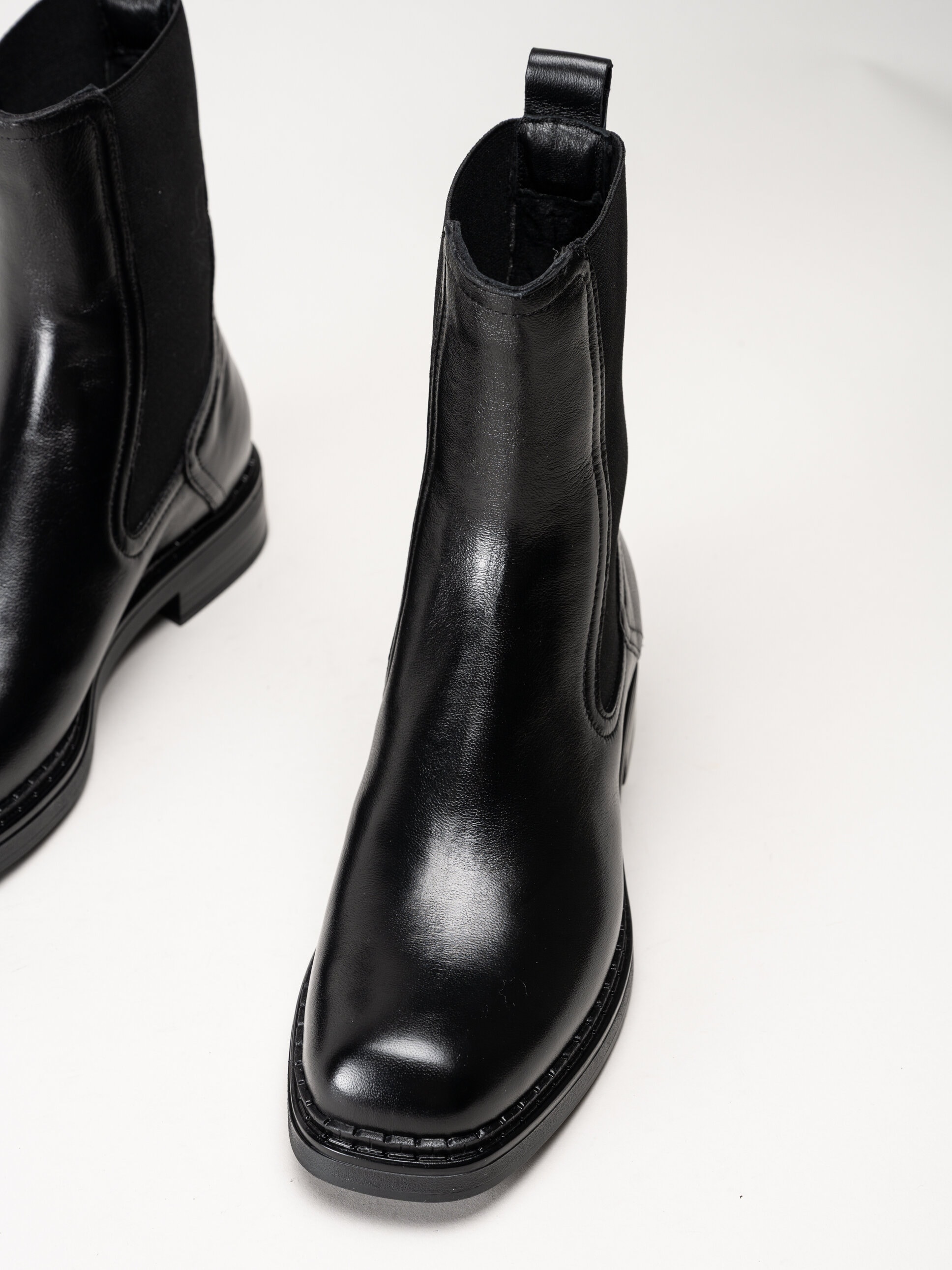 Mjus - Dekster - Svarta chelsea boots i skinn